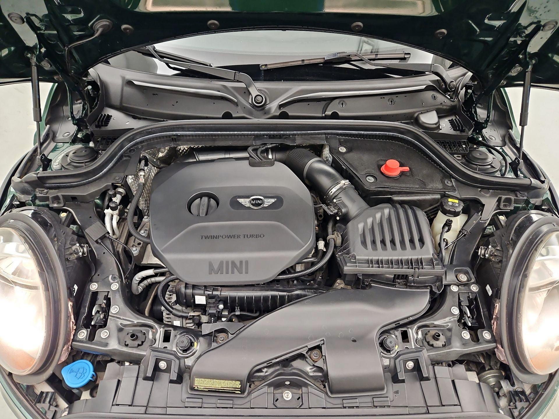 Thumbnail: 2015 MINI Cooper Hardtop - 19