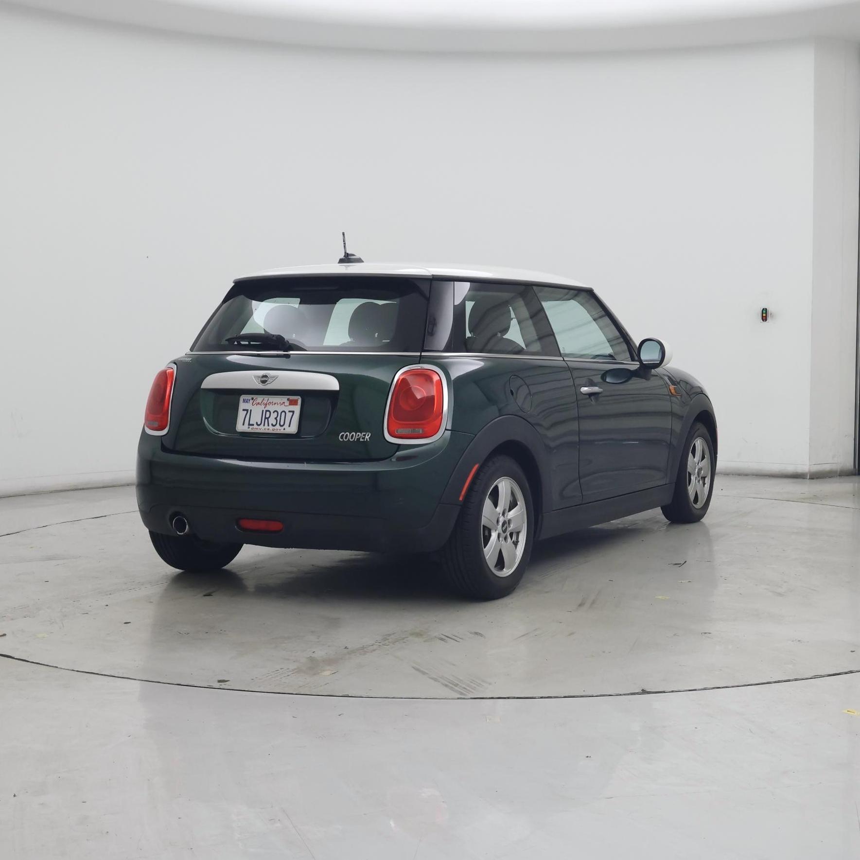 Thumbnail: 2015 MINI Cooper Hardtop - 8