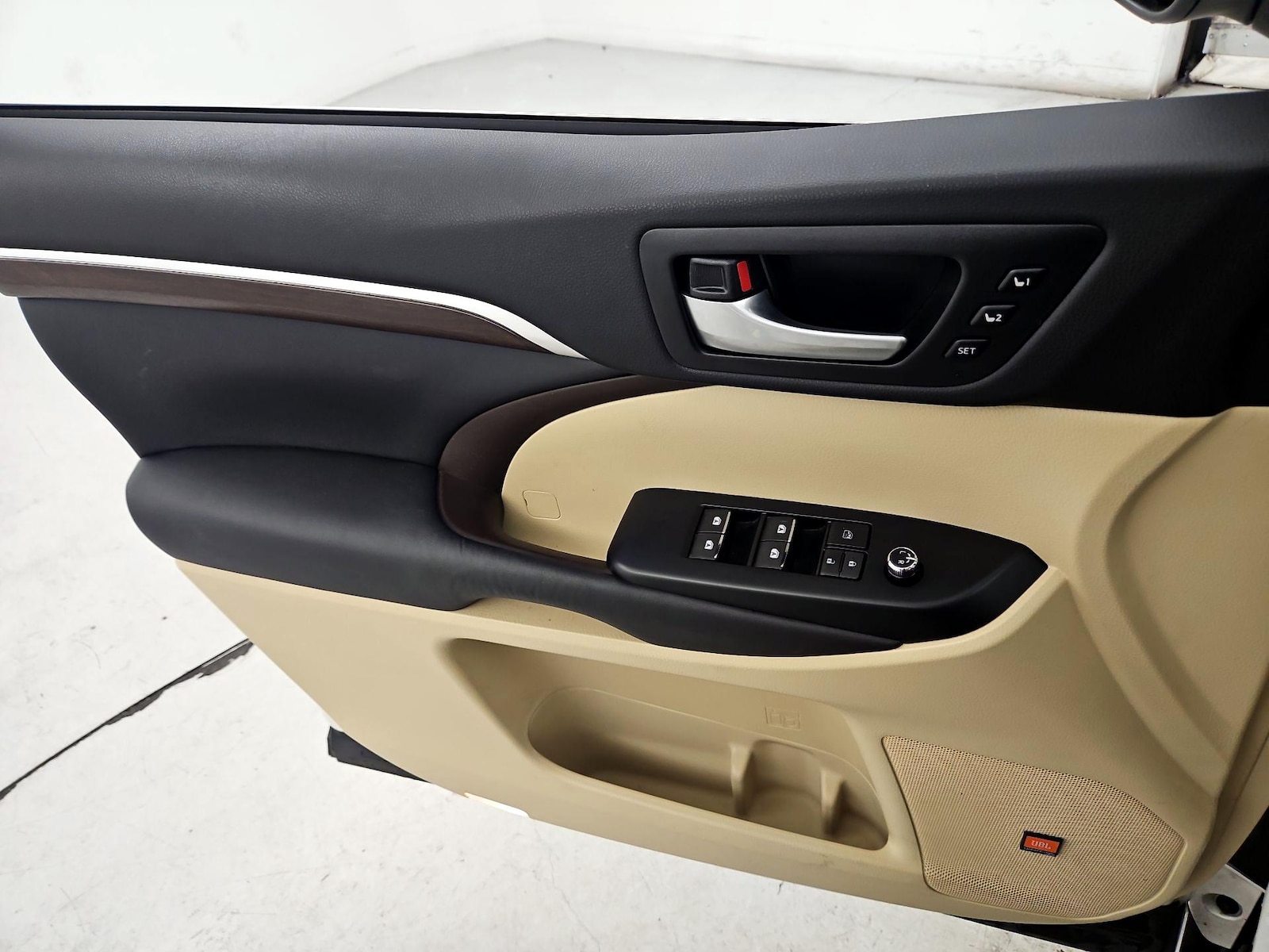 2016 Toyota Highlander Limited - Photo 13