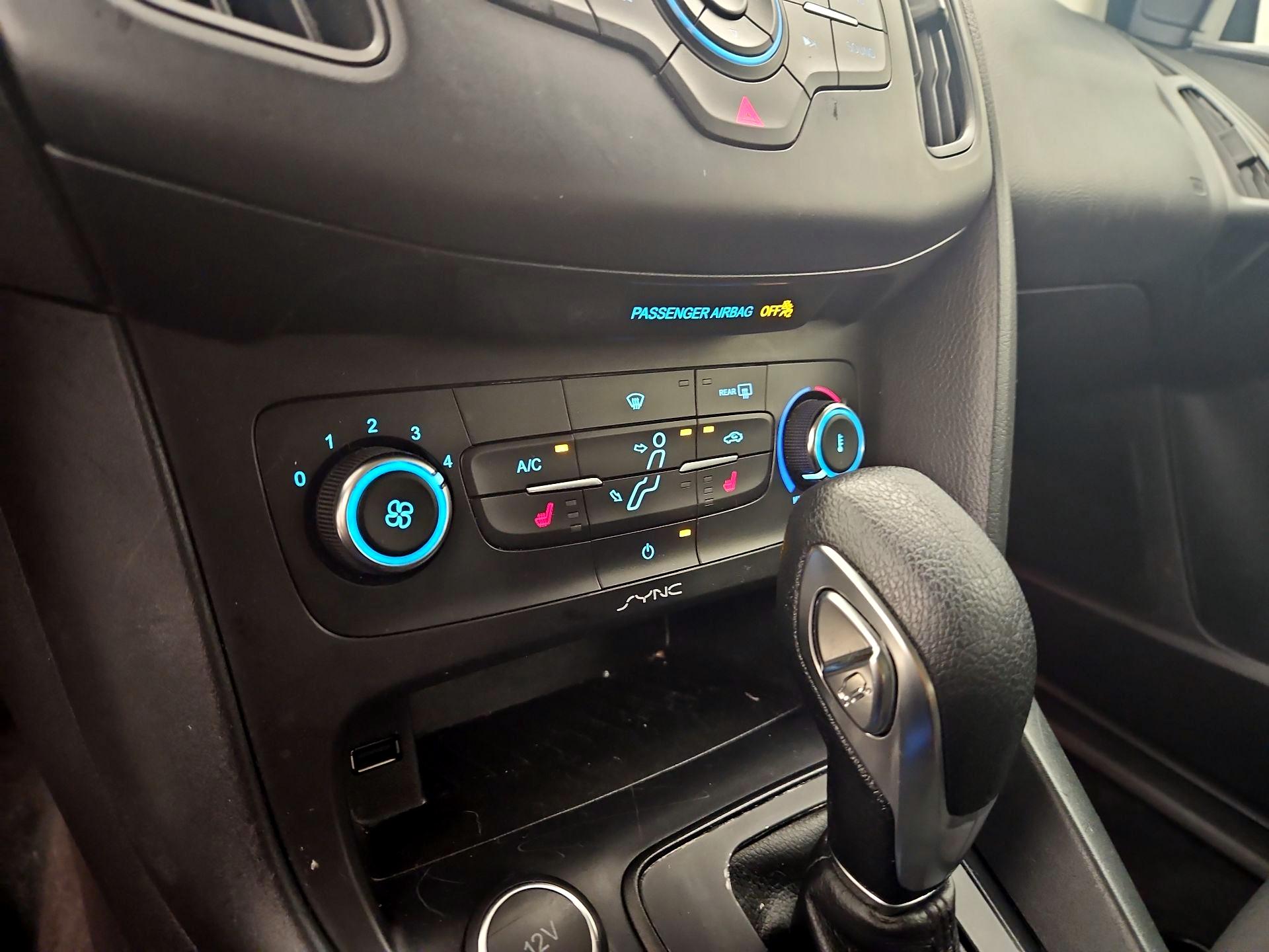 Thumbnail: 2017 Ford Focus - 16