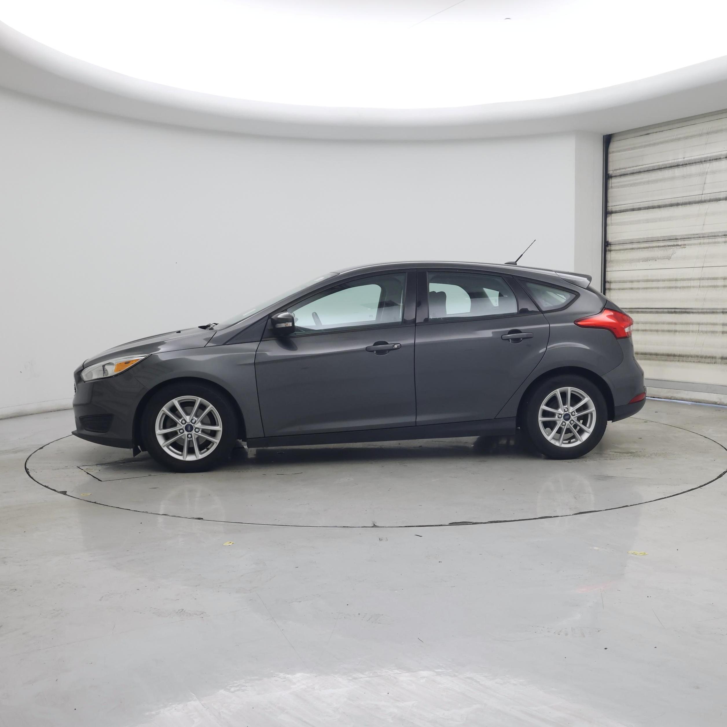 Thumbnail: 2017 Ford Focus - 3