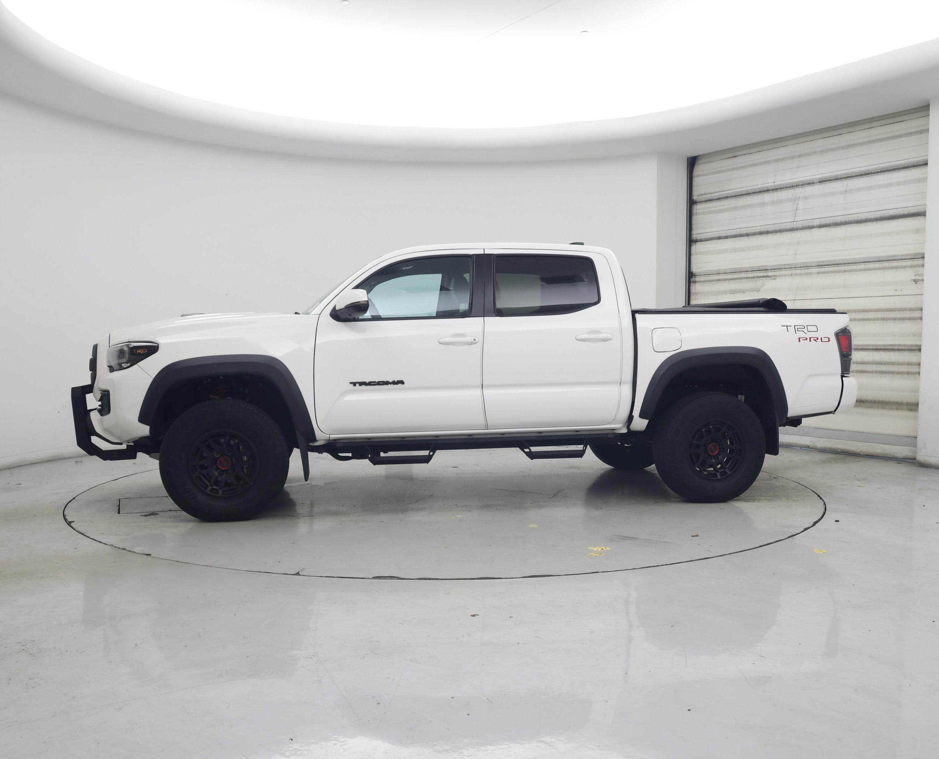 Thumbnail: 2022 Toyota Tacoma - 3