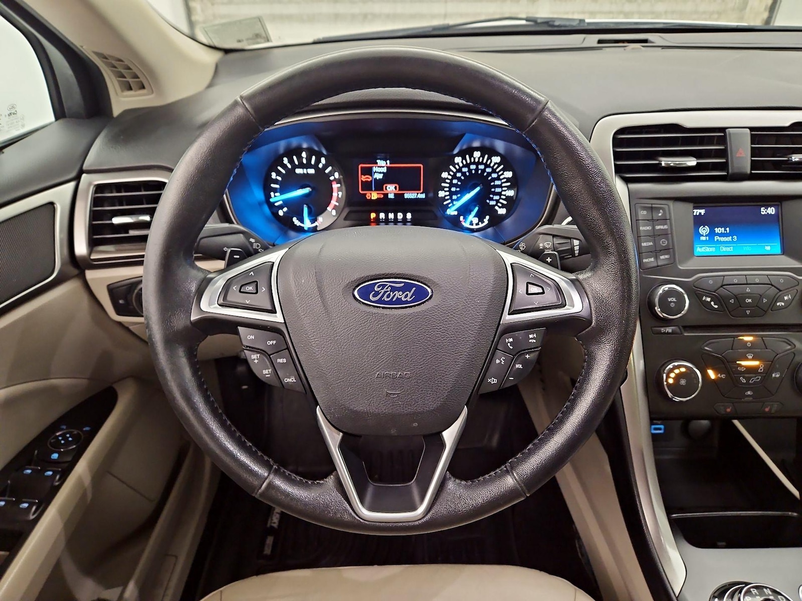 2017 Ford Fusion SE - Photo 11