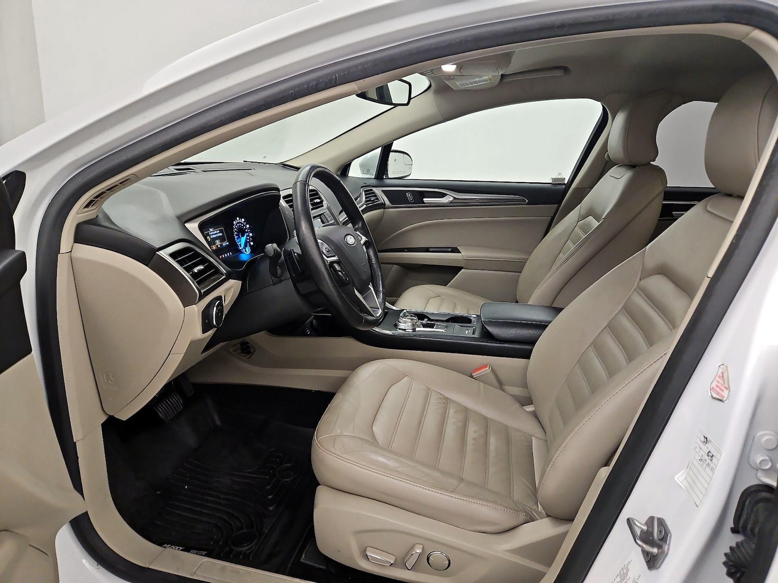 2017 Ford Fusion SE - Photo 12
