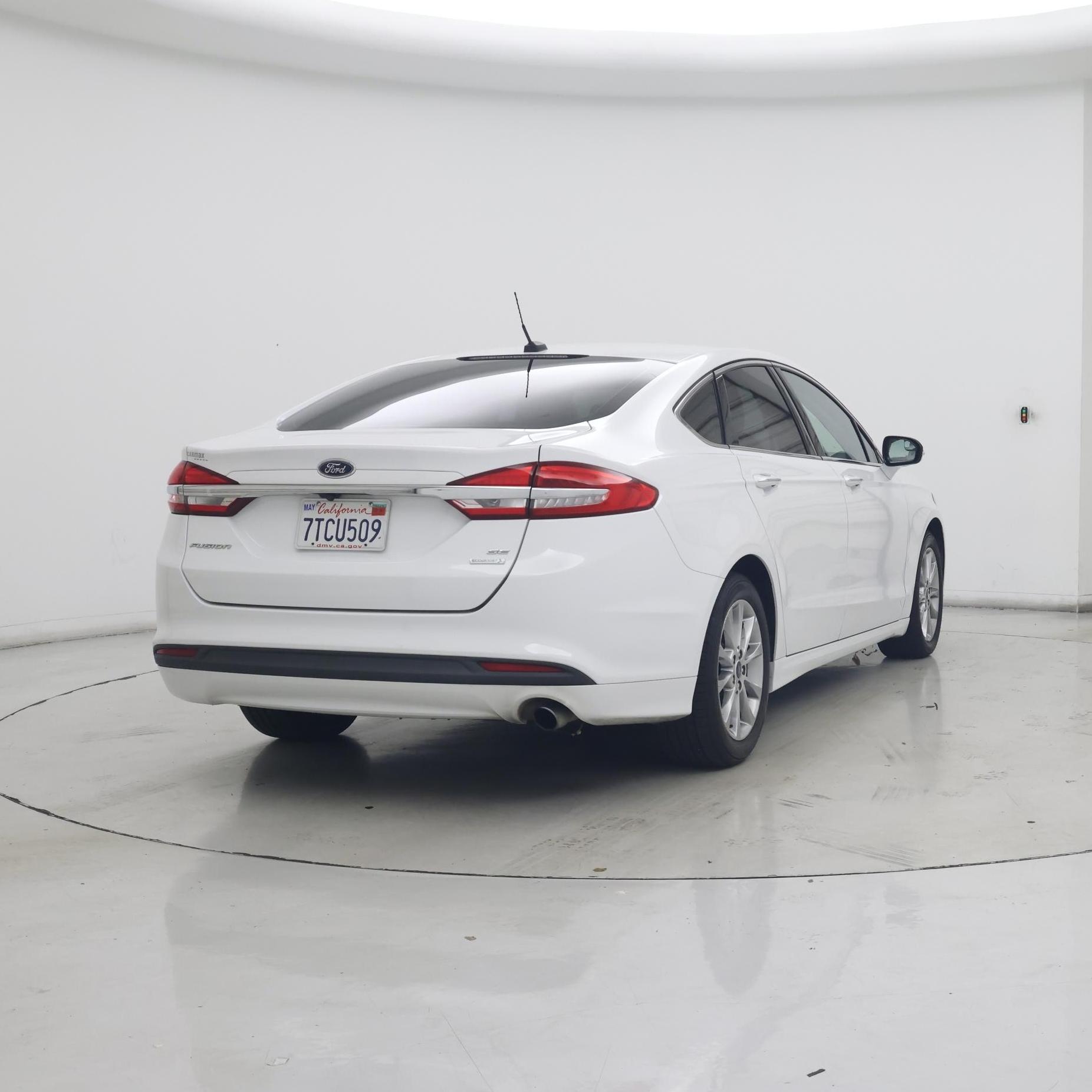 Thumbnail: 2017 Ford Fusion - 8