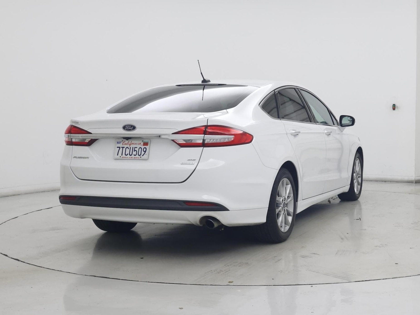 2017 Ford Fusion SE - Photo 9