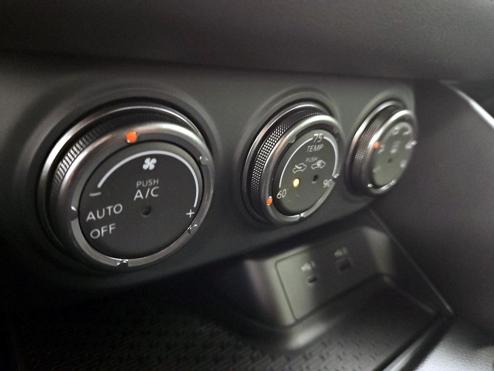 2025 Nissan Z Performance - Photo 17