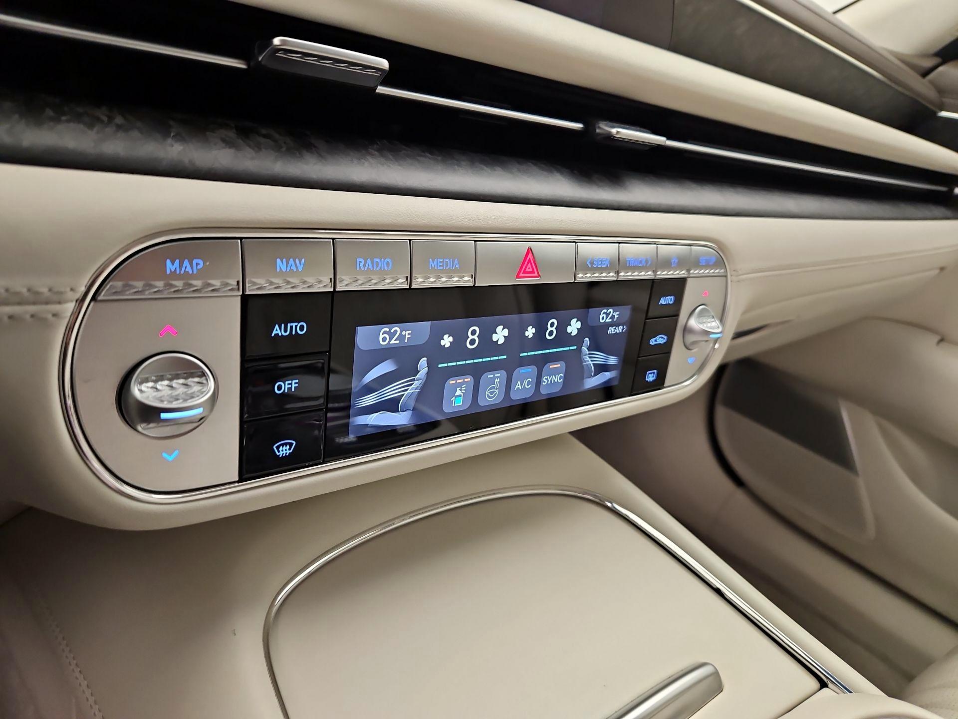 Thumbnail: 2023 Genesis G90 - 17