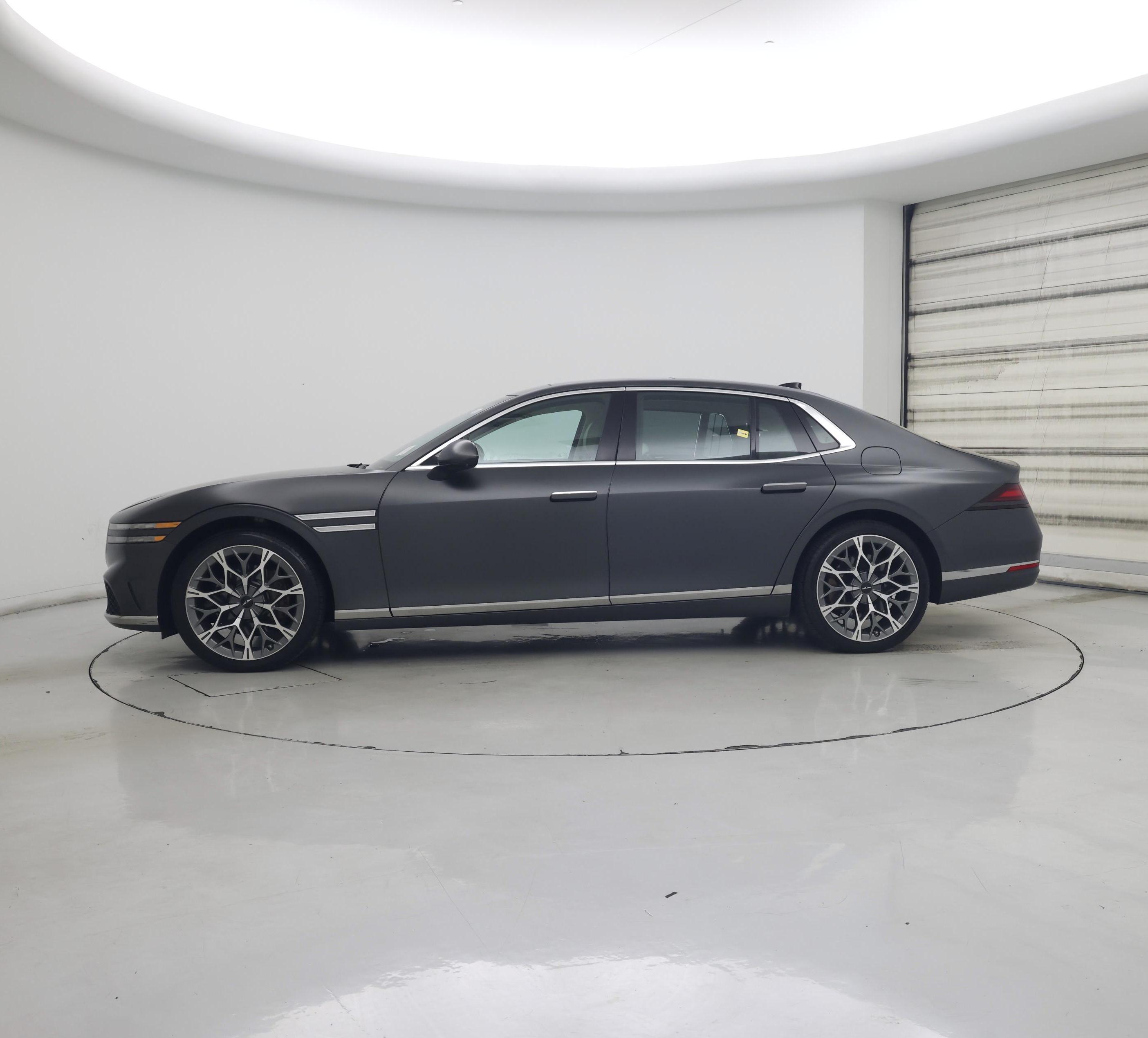 Thumbnail: 2023 Genesis G90 - 3