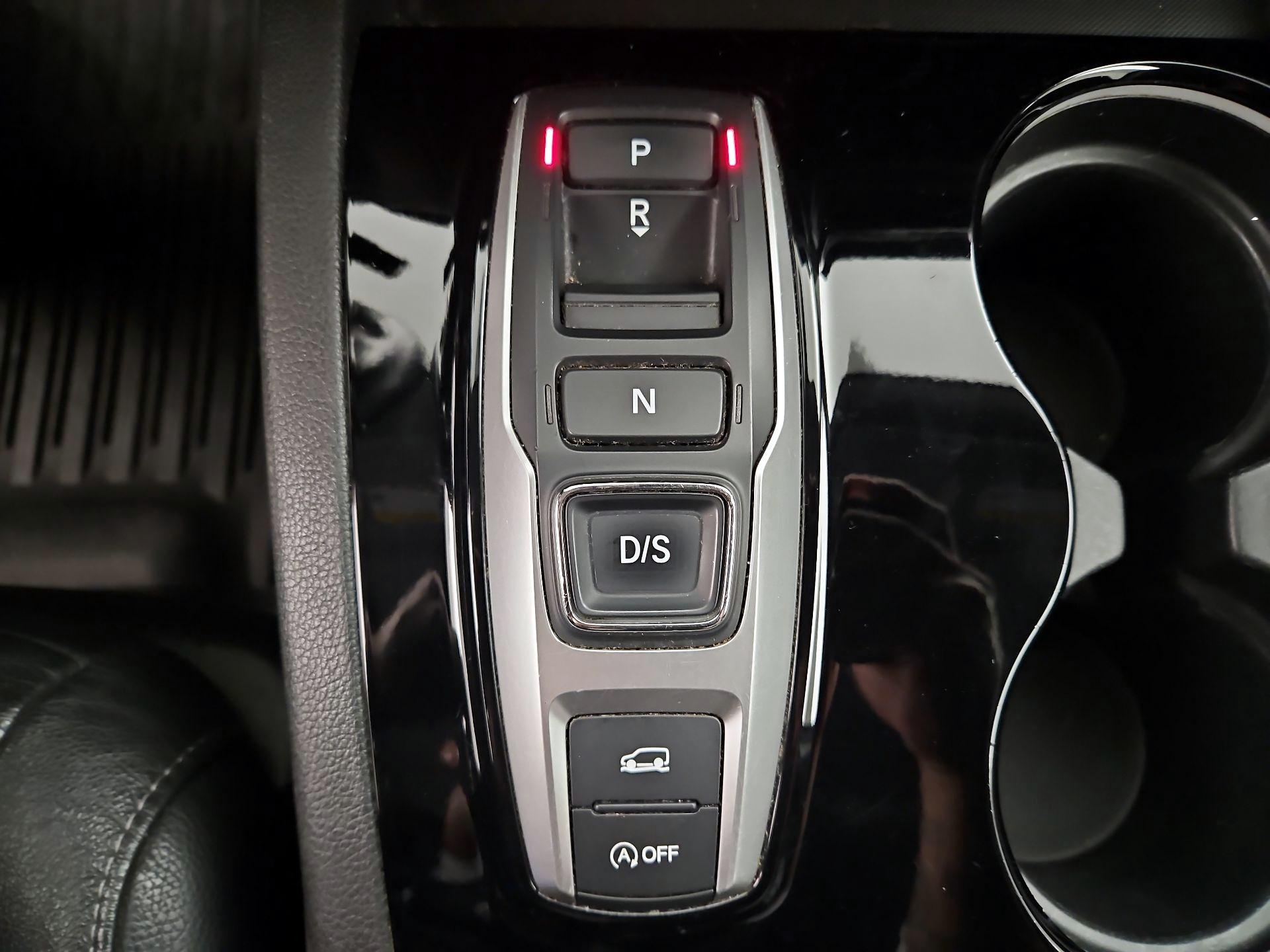 Thumbnail: 2020 Honda Pilot - 17