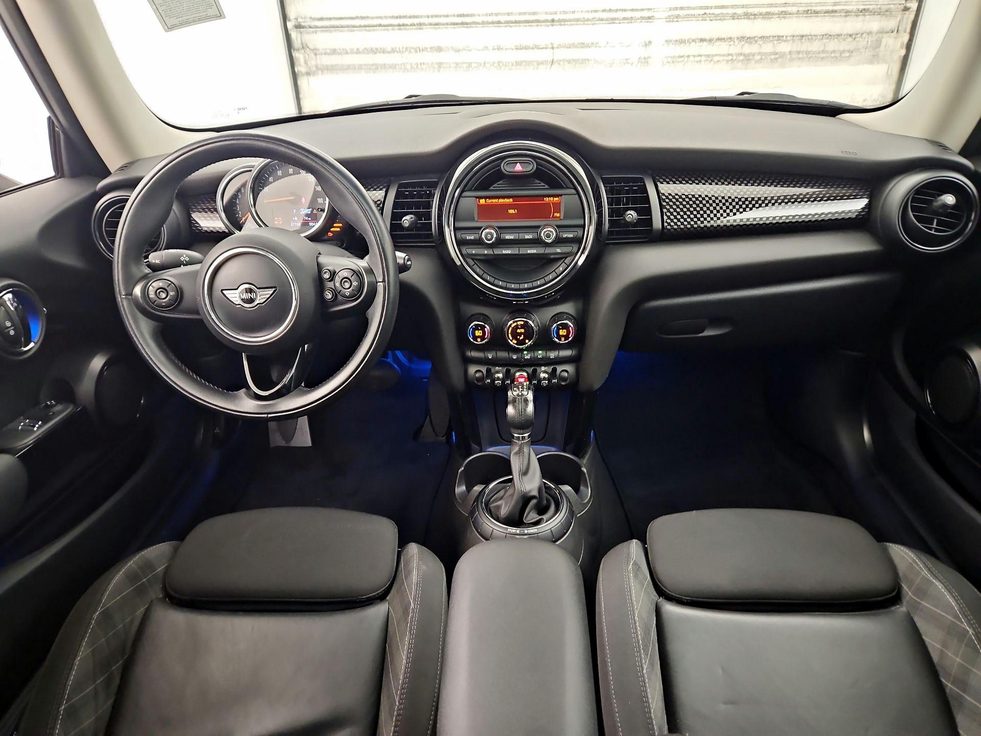 Thumbnail: 2016 MINI Cooper Hardtop - 9