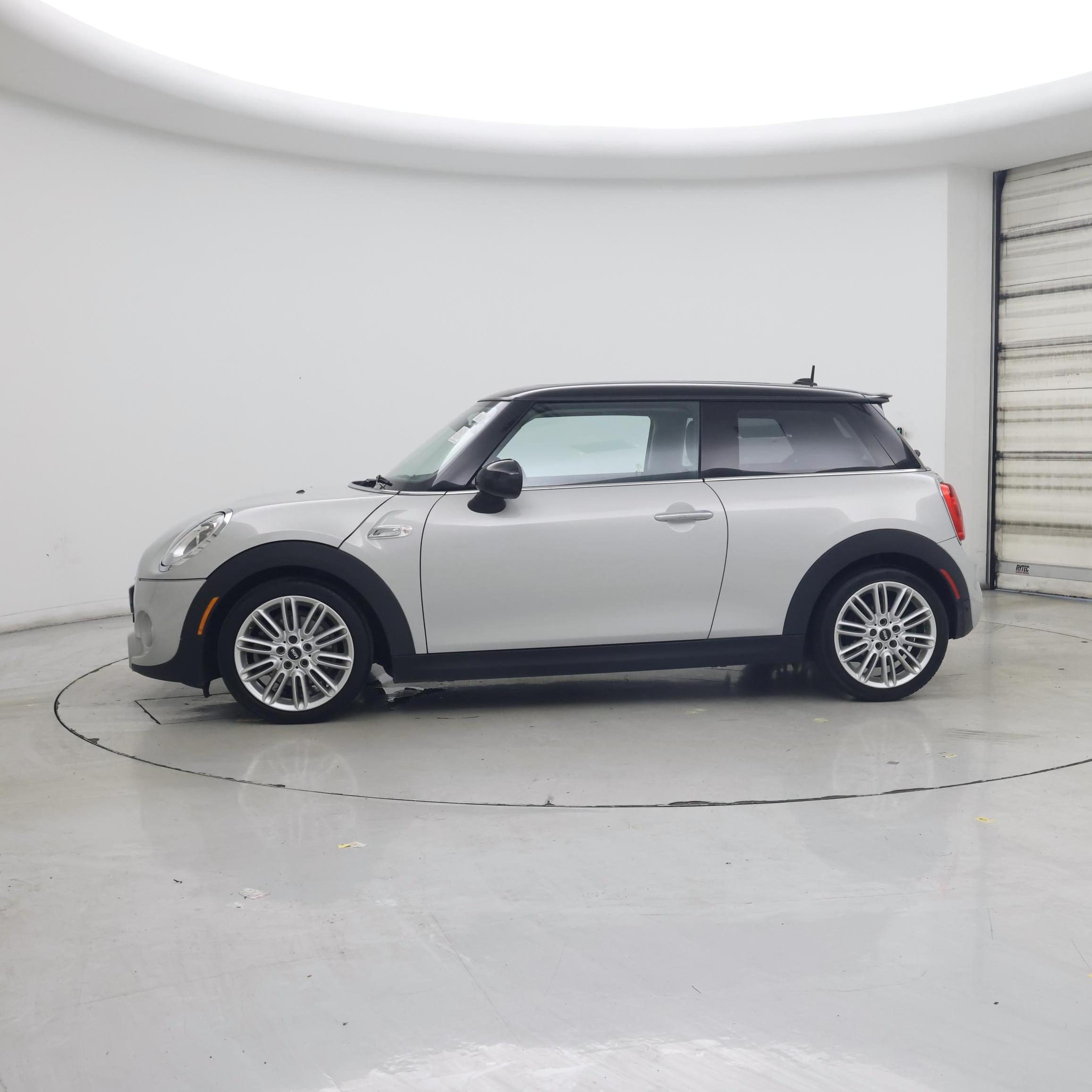 Thumbnail: 2016 MINI Cooper Hardtop - 3