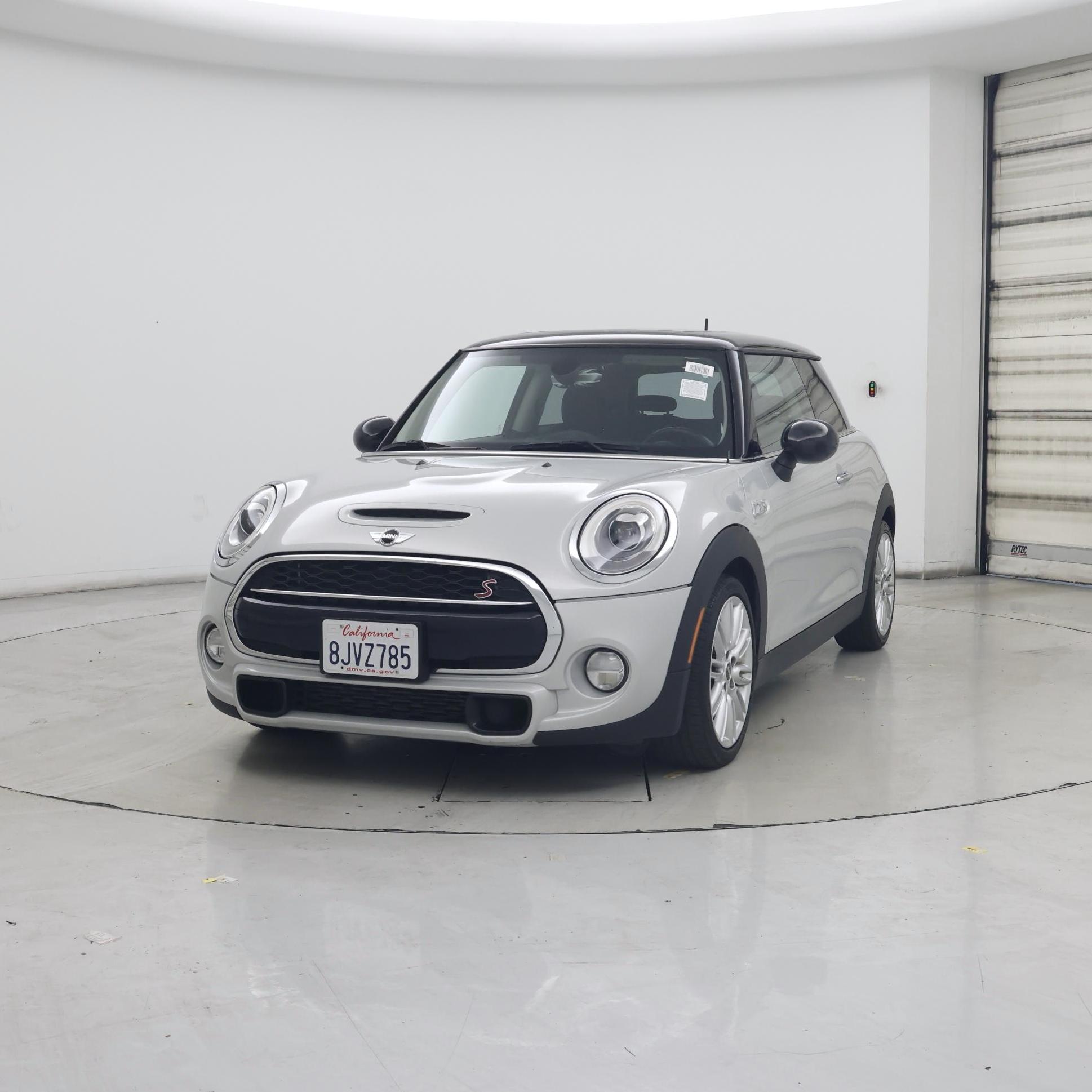 Thumbnail: 2016 MINI Cooper Hardtop - 4