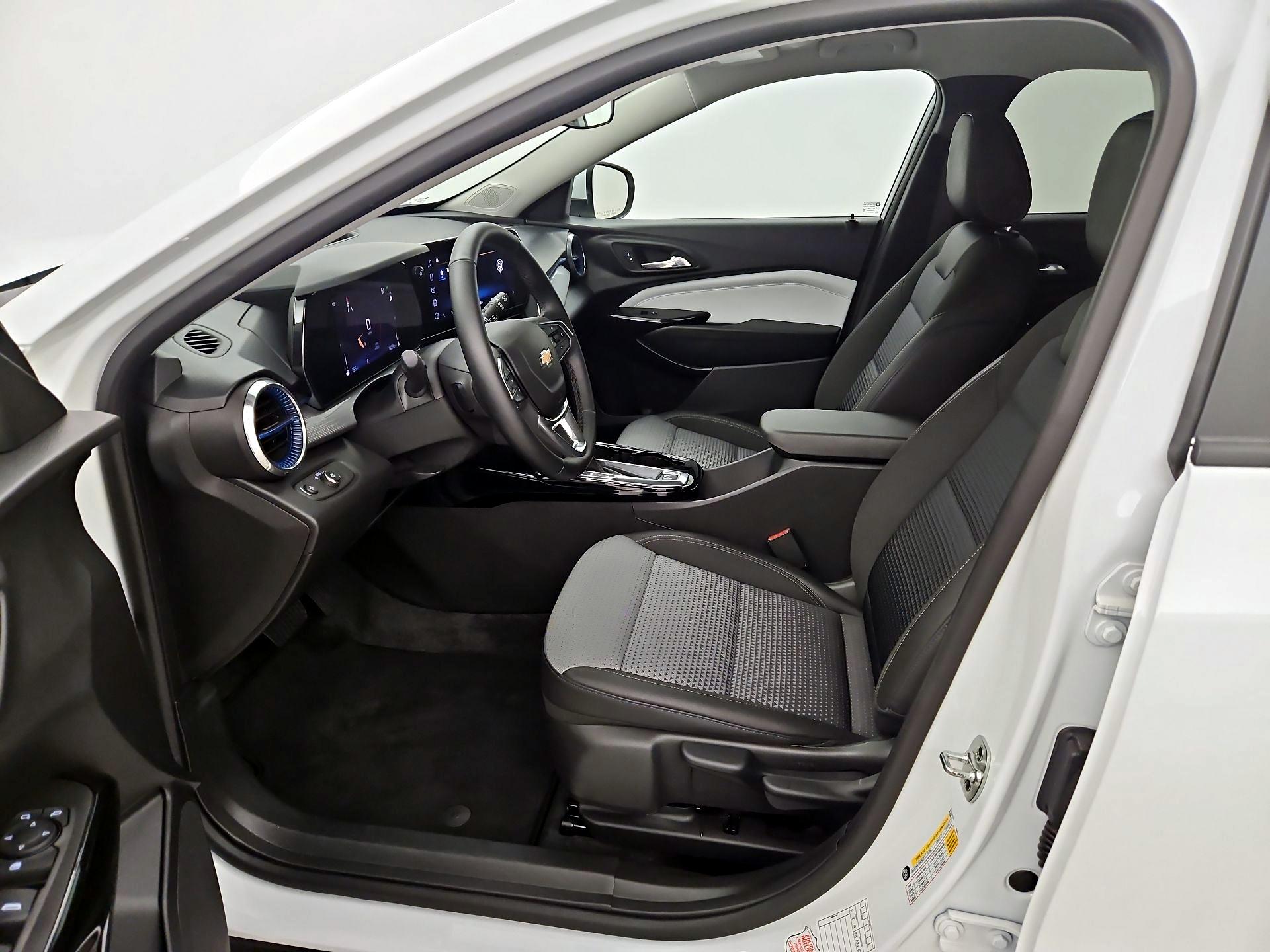 Thumbnail: 2025 Chevrolet Trax - 11