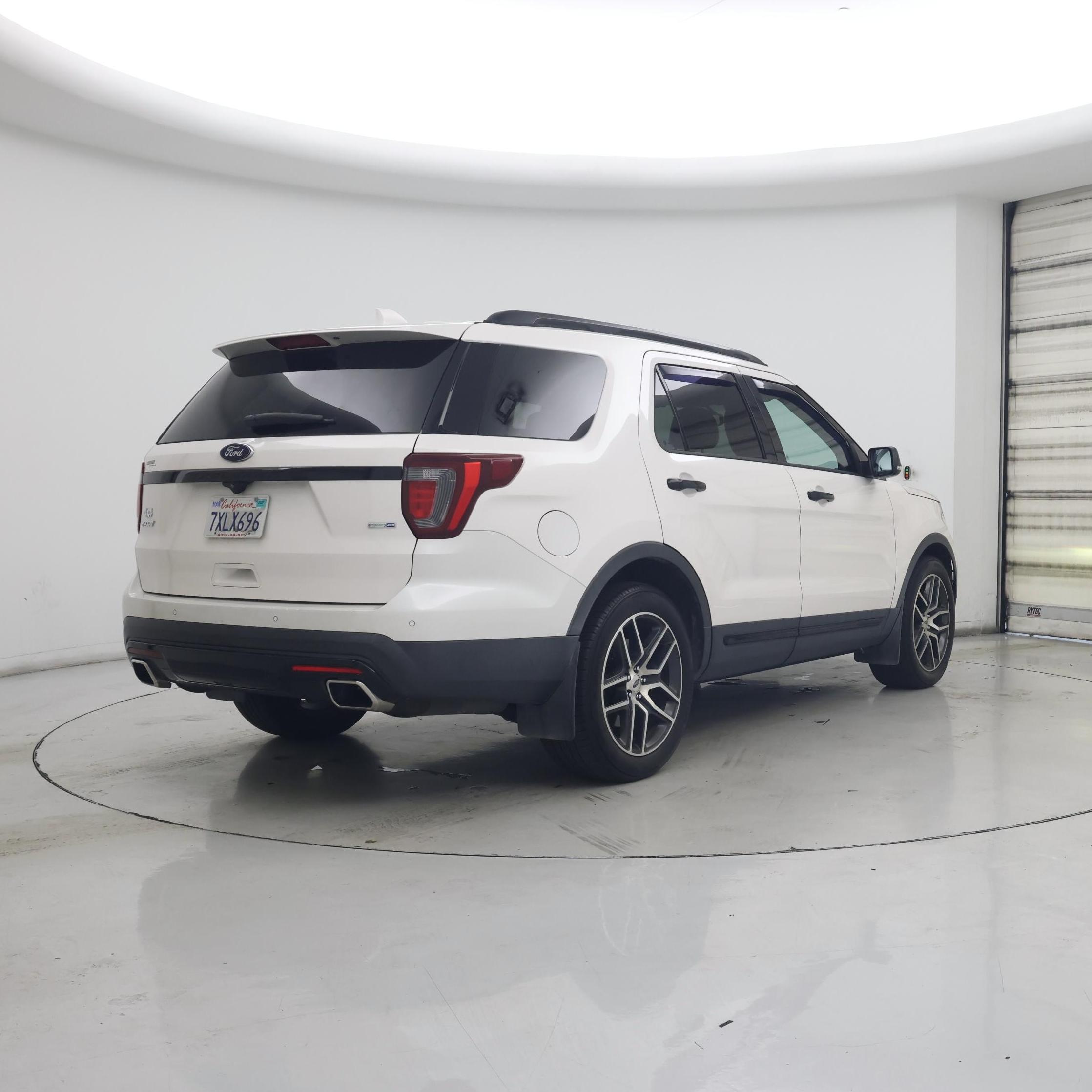 Thumbnail: 2017 Ford Explorer - 8