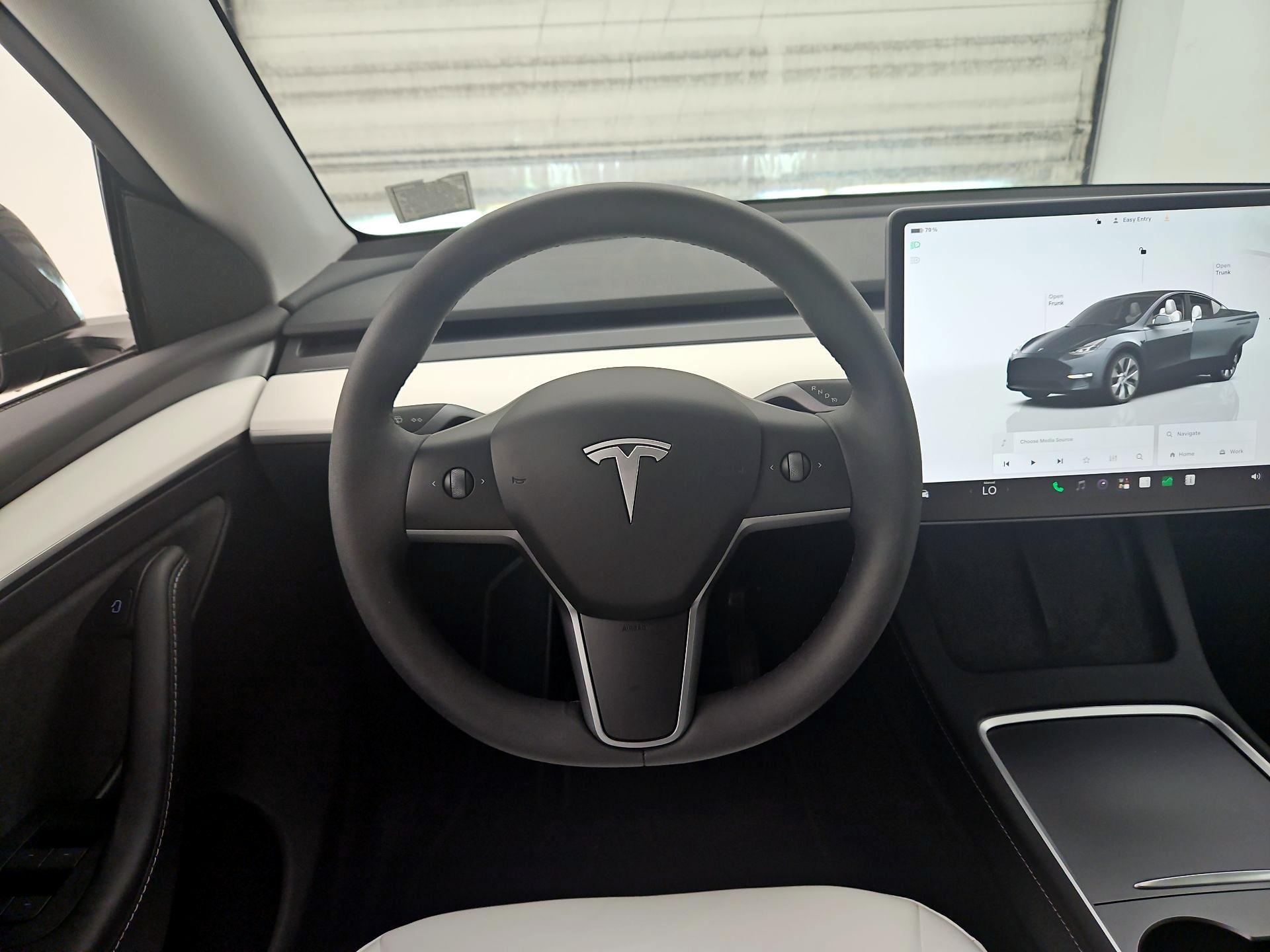 Thumbnail: 2023 Tesla Model Y - 10