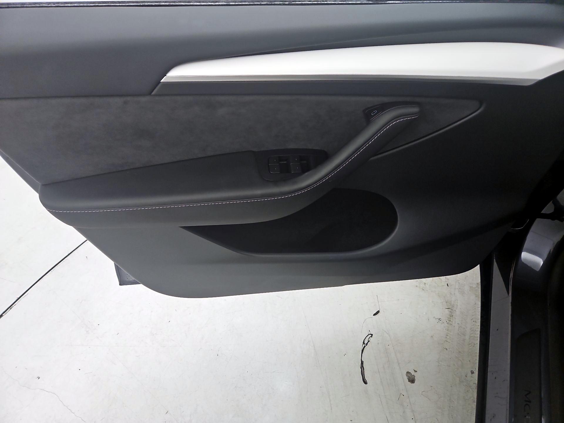 Thumbnail: 2023 Tesla Model Y - 12