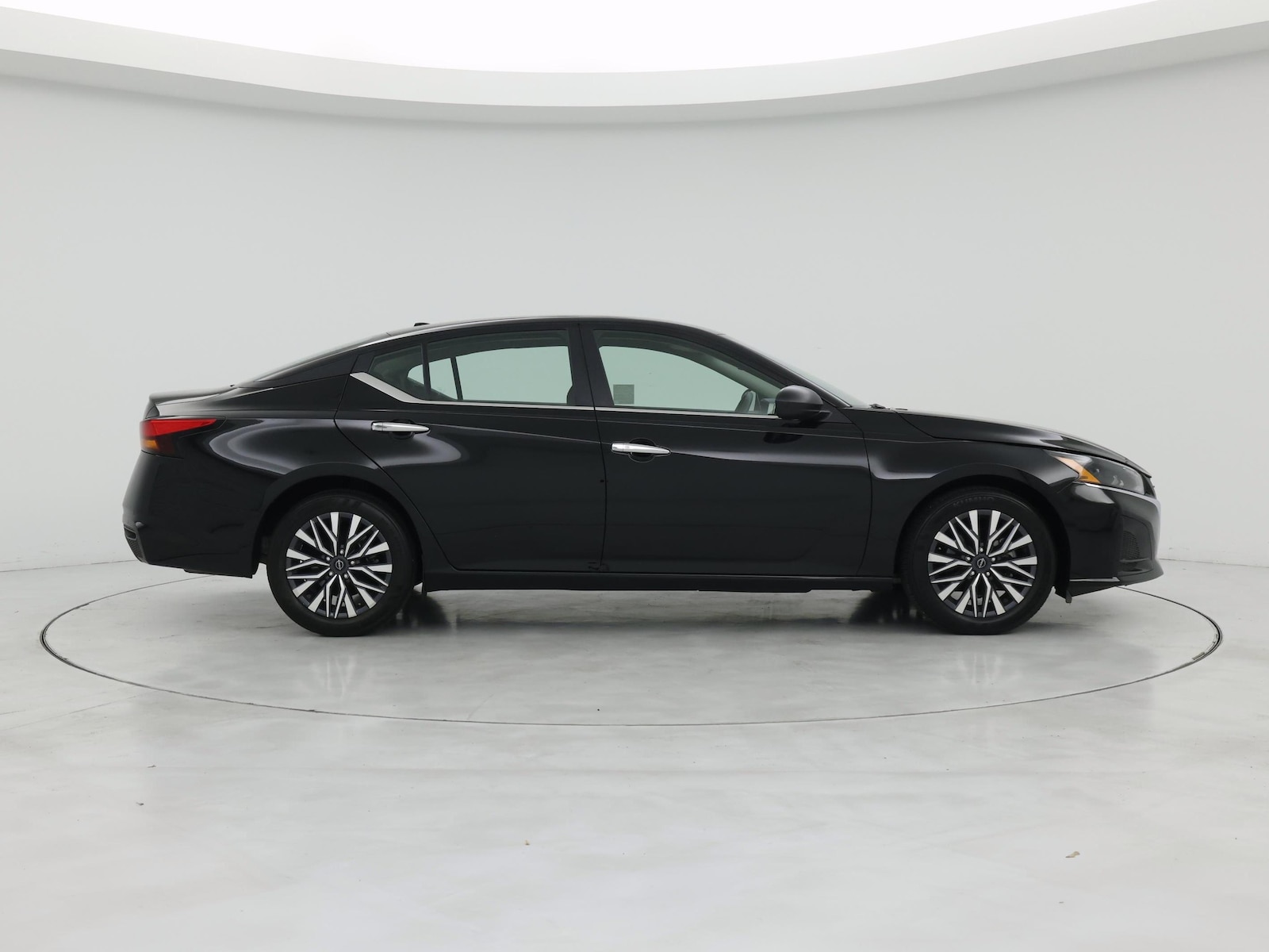 2025 Nissan Altima SV - Photo 8