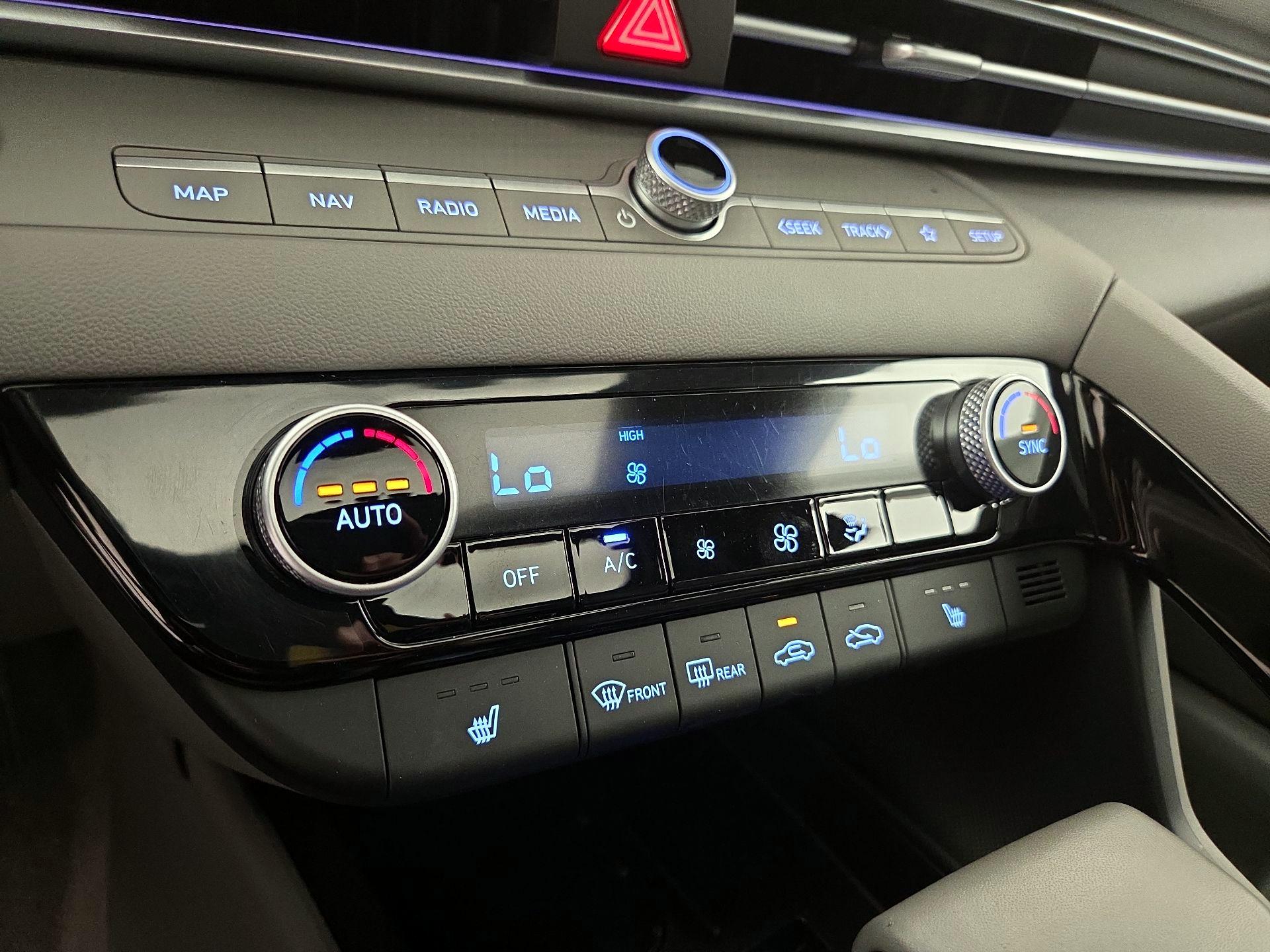 Thumbnail: 2025 Hyundai Elantra - 16