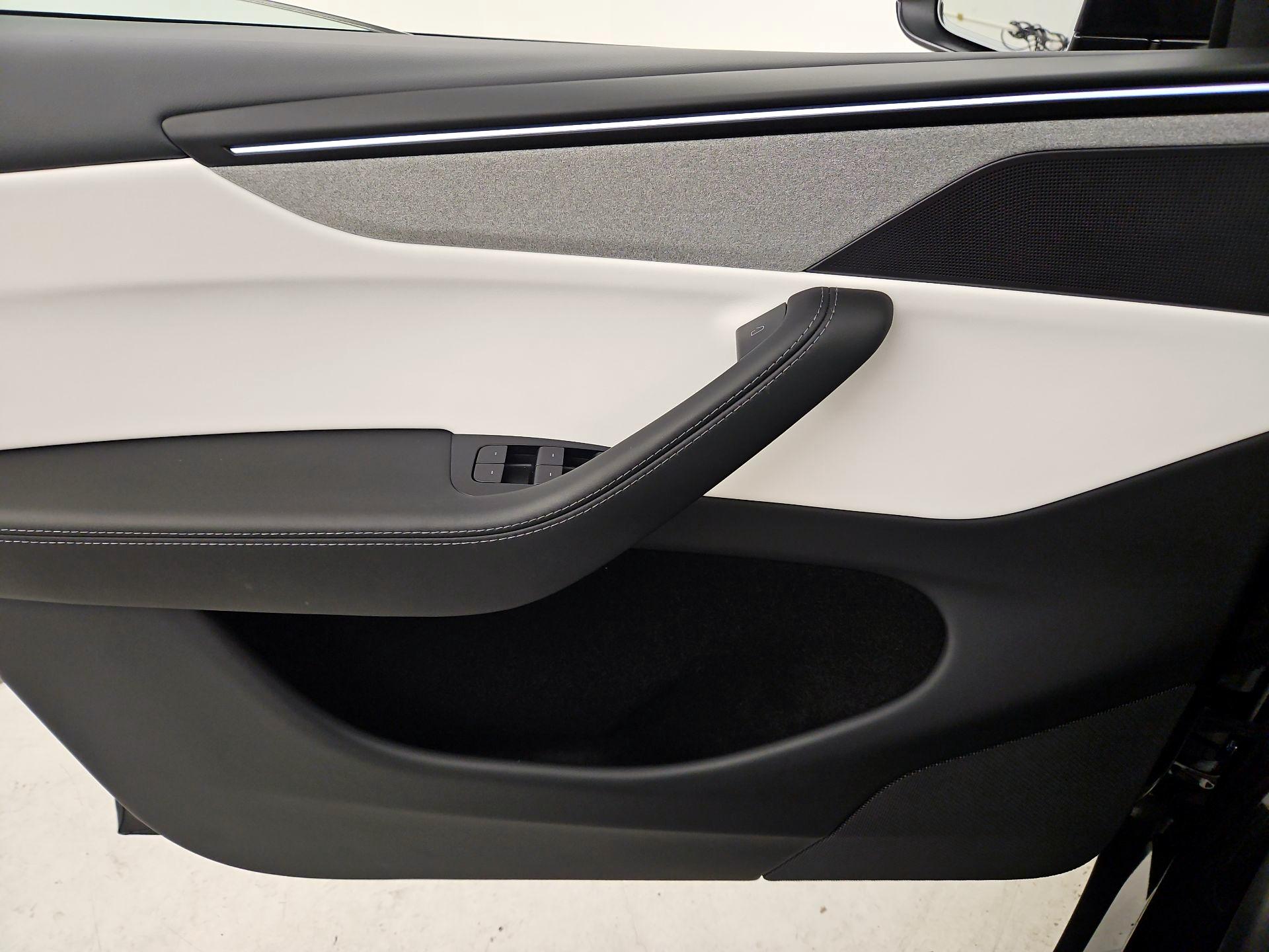 Thumbnail: 2026 Tesla Model Y - 12