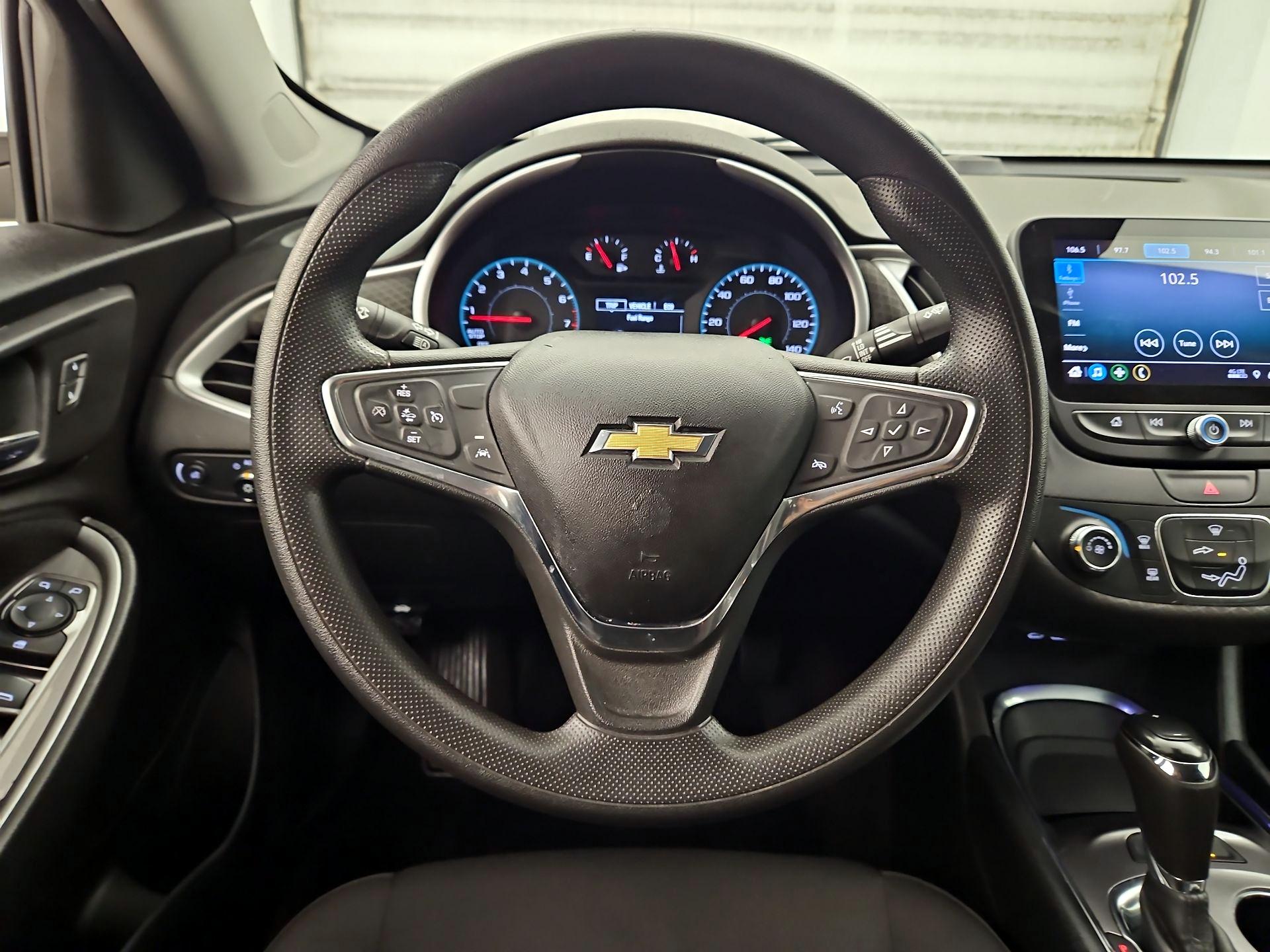 Thumbnail: 2019 Chevrolet Malibu - 10