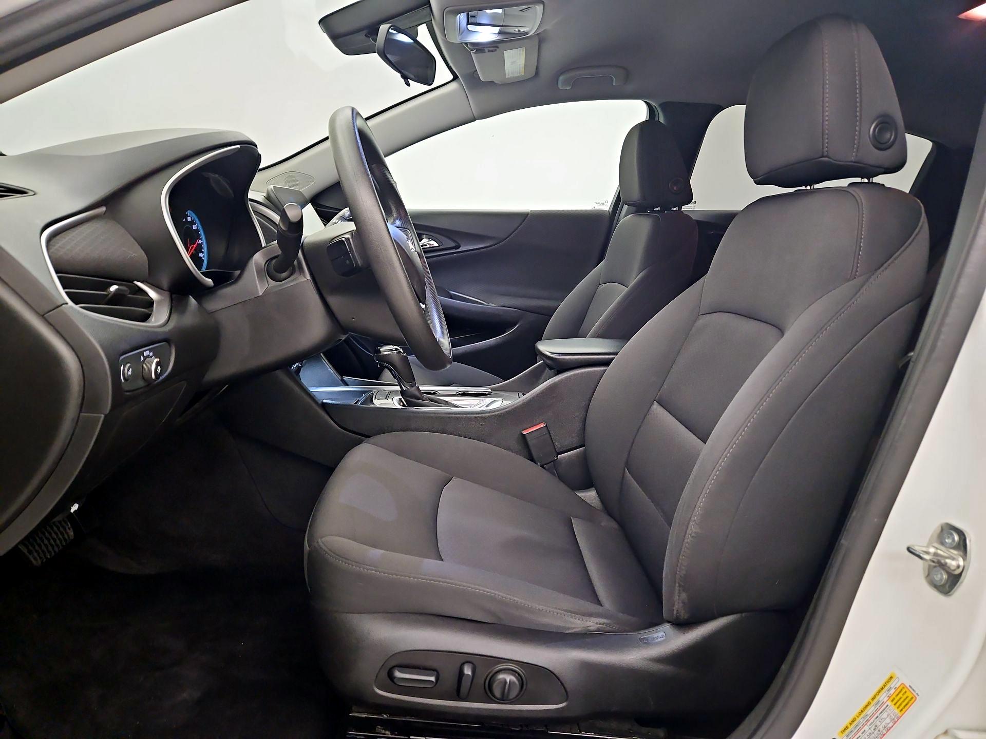 Thumbnail: 2019 Chevrolet Malibu - 11