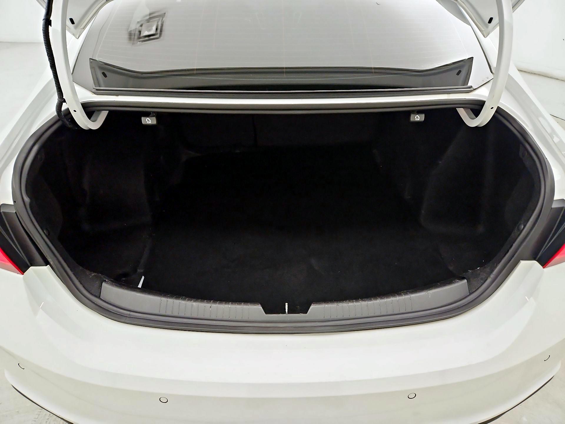 Thumbnail: 2019 Chevrolet Malibu - 19