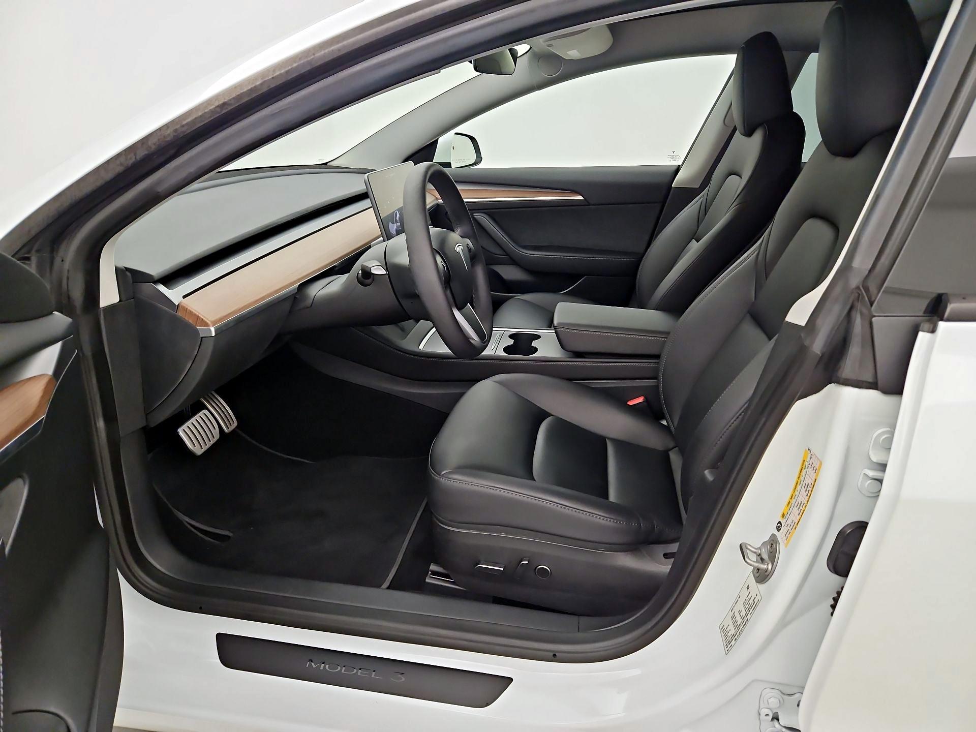 Thumbnail: 2023 Tesla Model 3 - 11