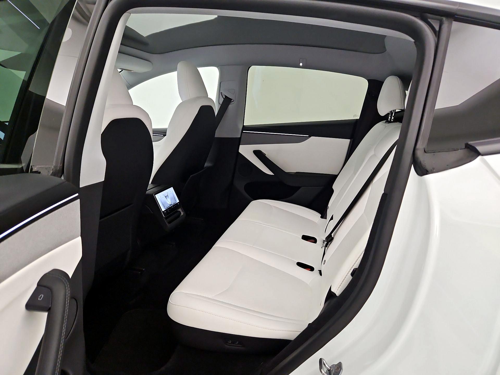 Thumbnail: 2026 Tesla Model Y - 19