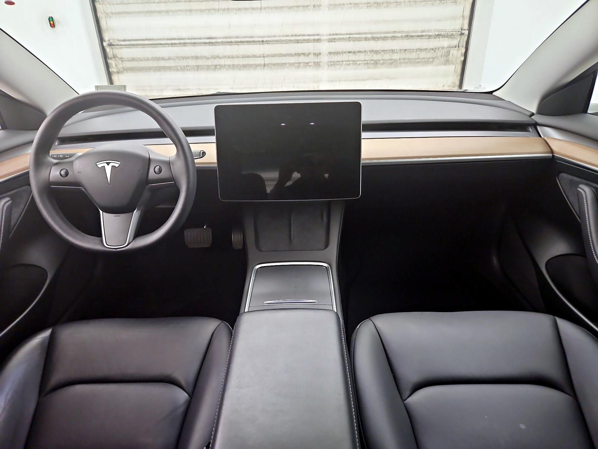 Thumbnail: 2023 Tesla Model 3 - 9