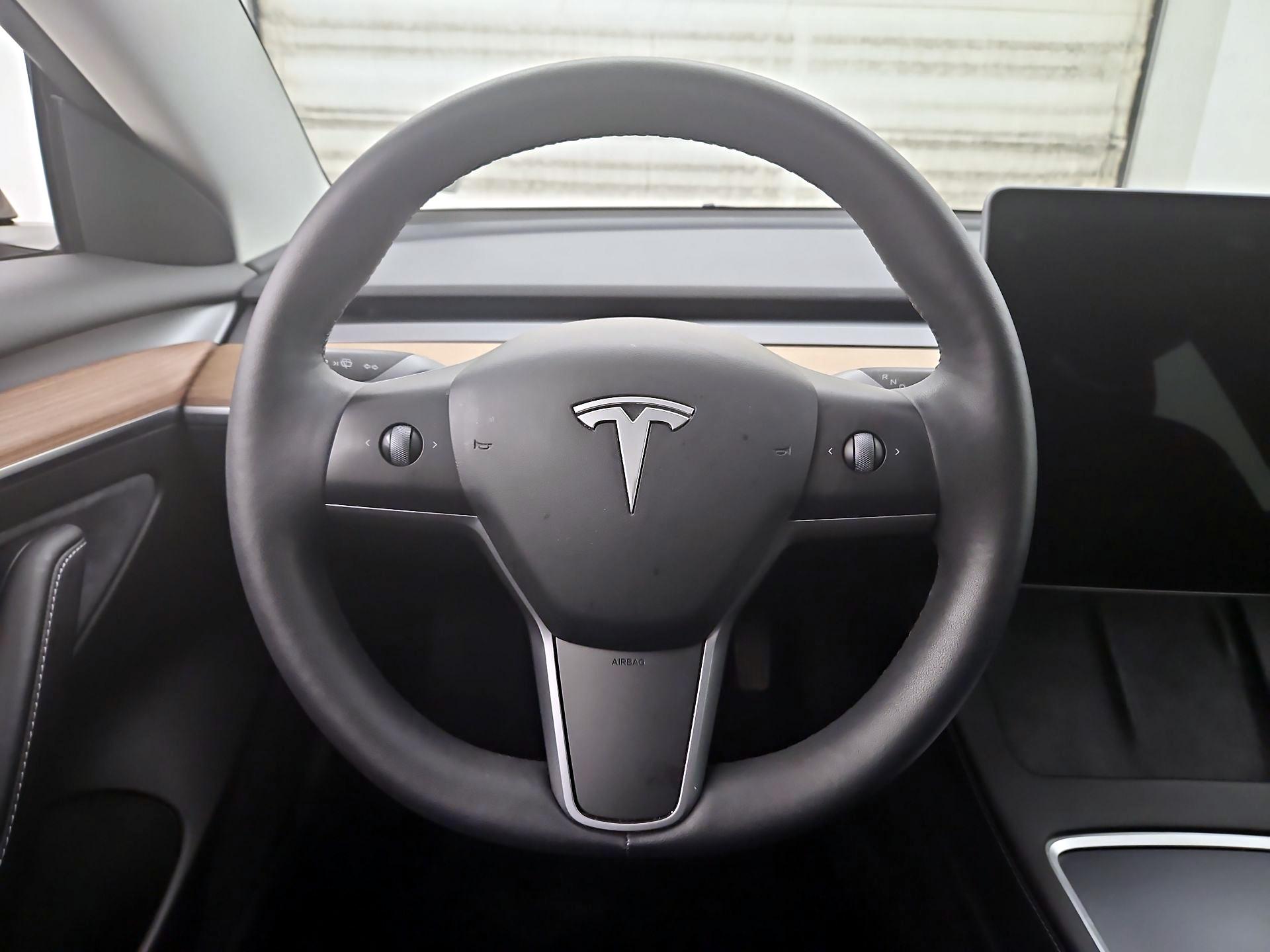 Thumbnail: 2023 Tesla Model 3 - 10