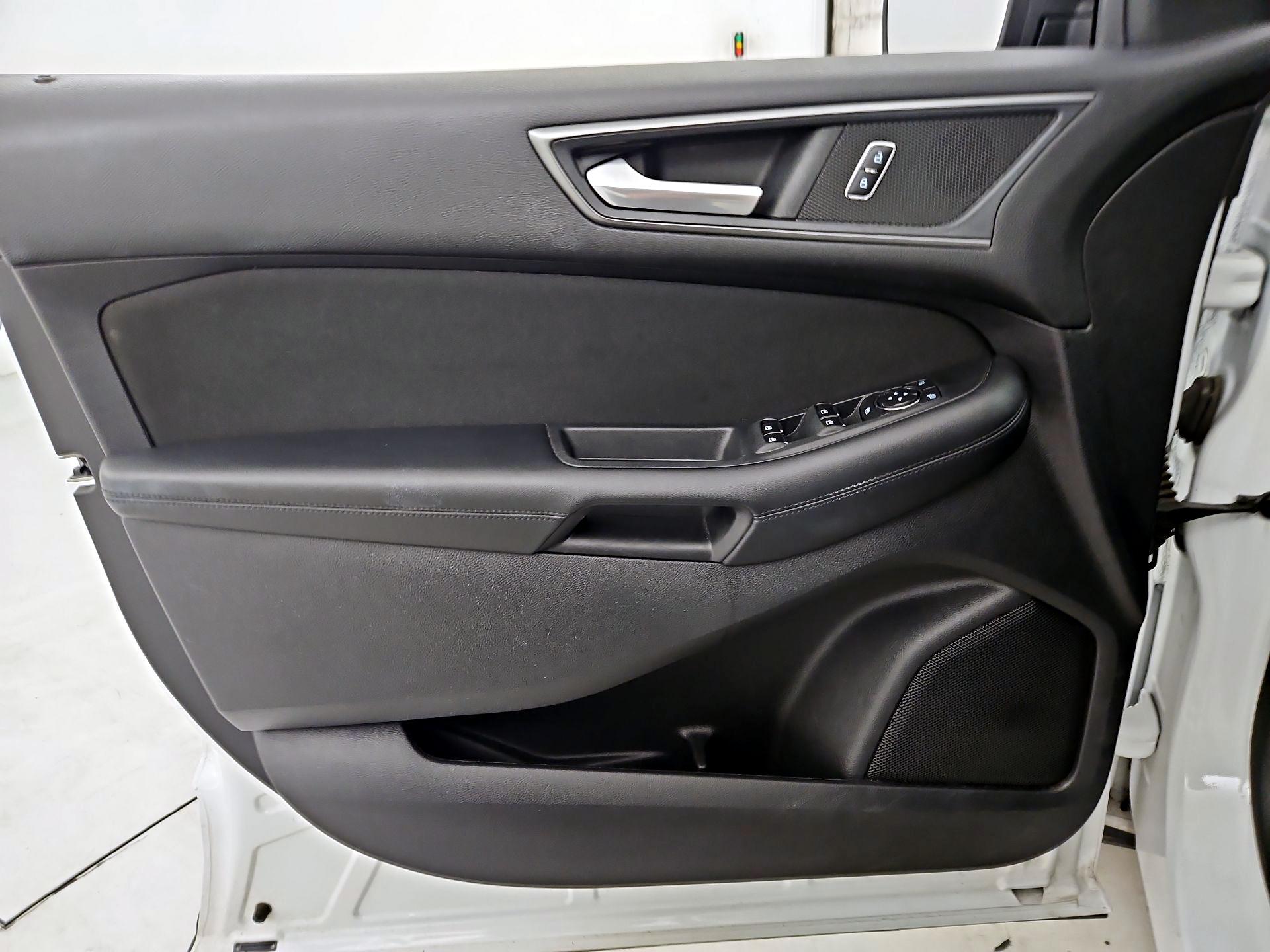 Thumbnail: 2019 Ford Edge - 12
