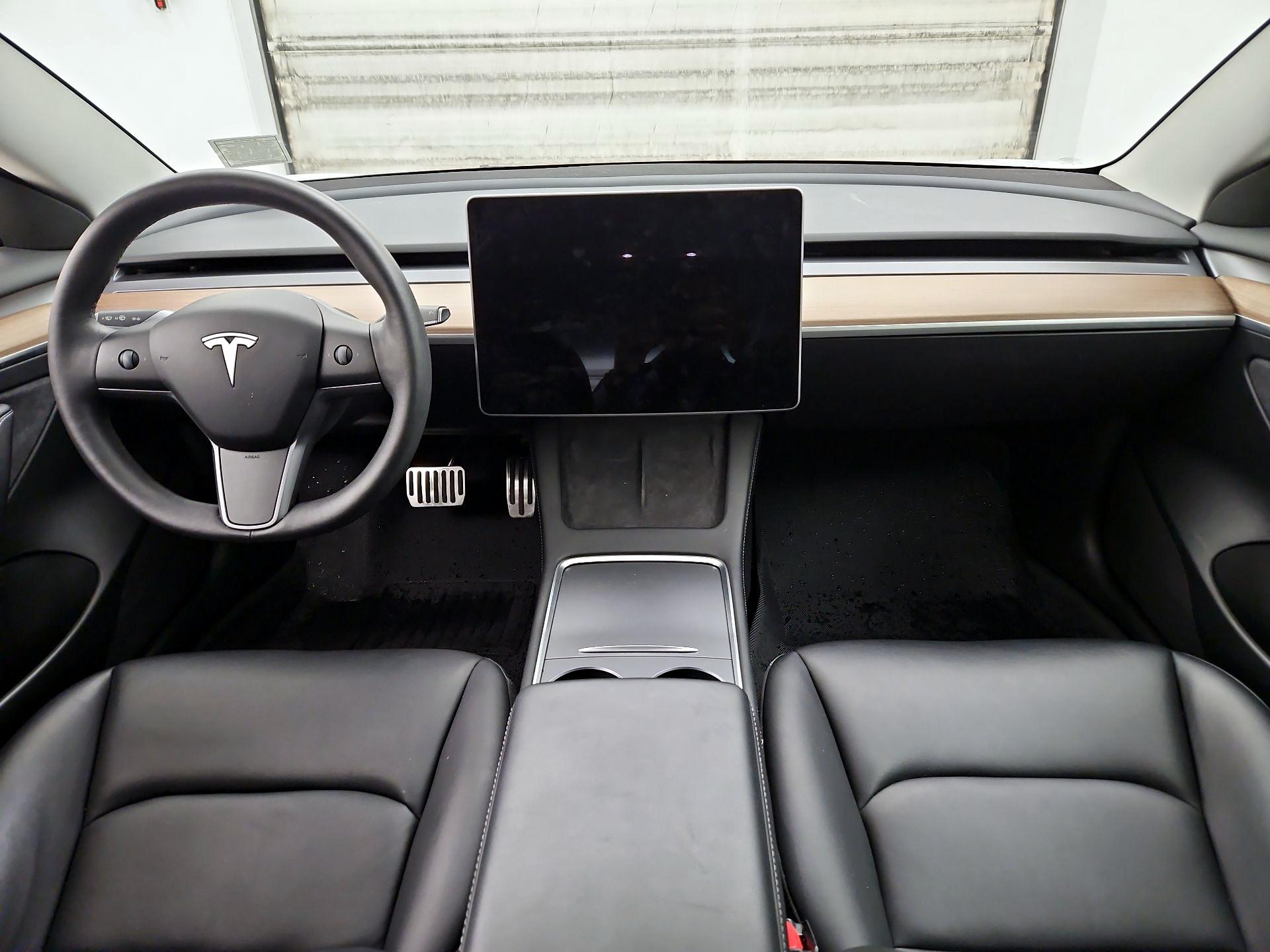 Thumbnail: 2023 Tesla Model 3 - 9