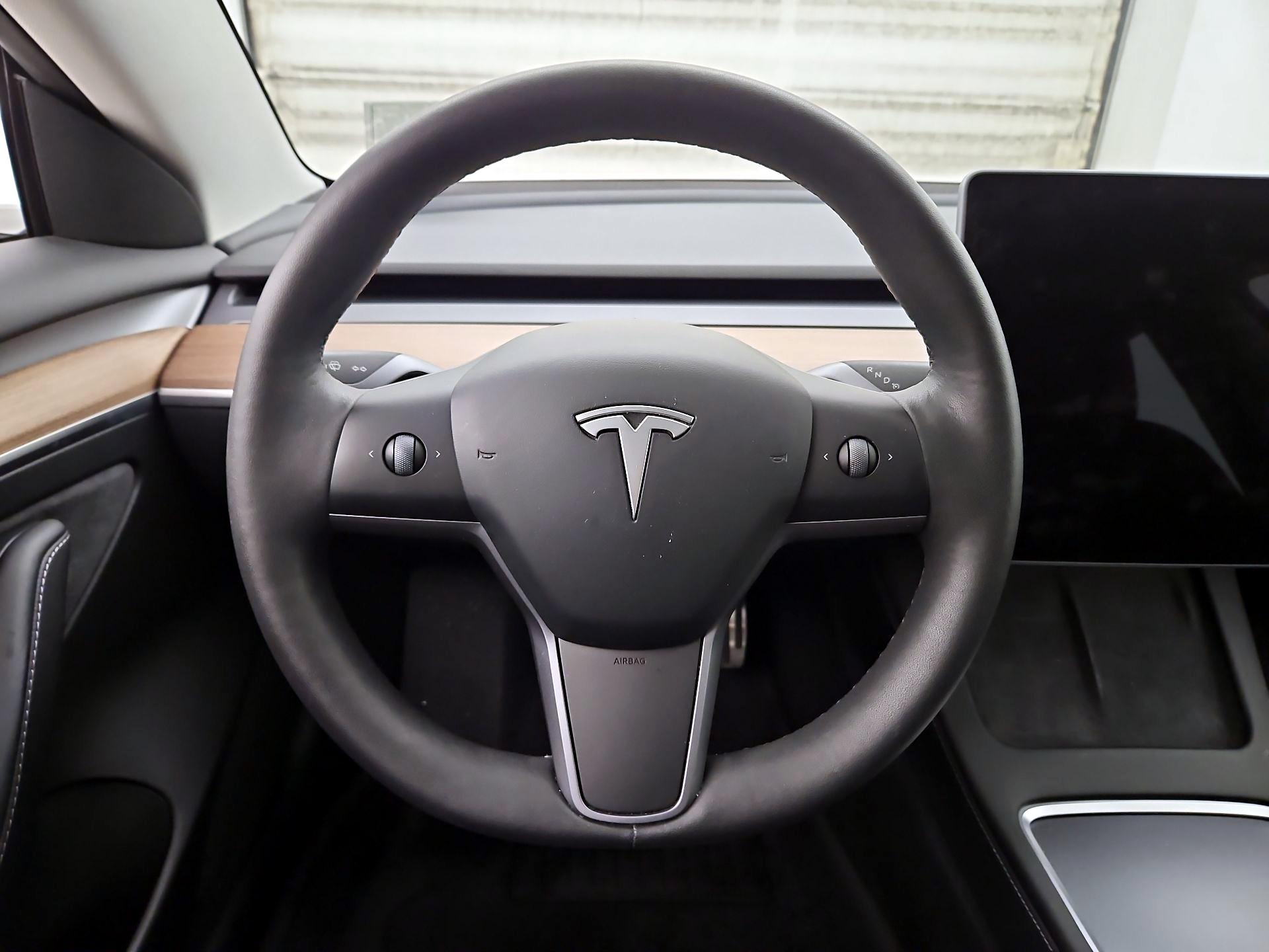 Thumbnail: 2023 Tesla Model 3 - 10