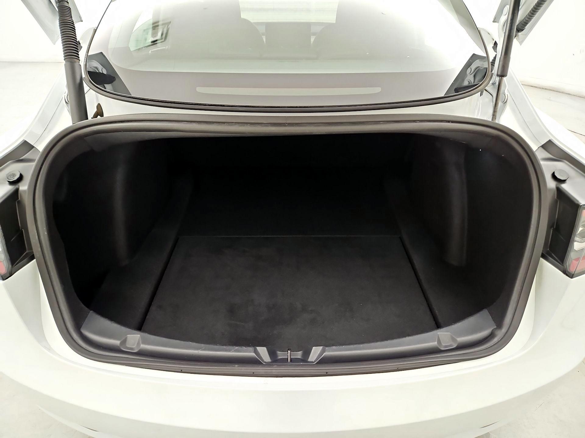 Thumbnail: 2023 Tesla Model 3 - 19