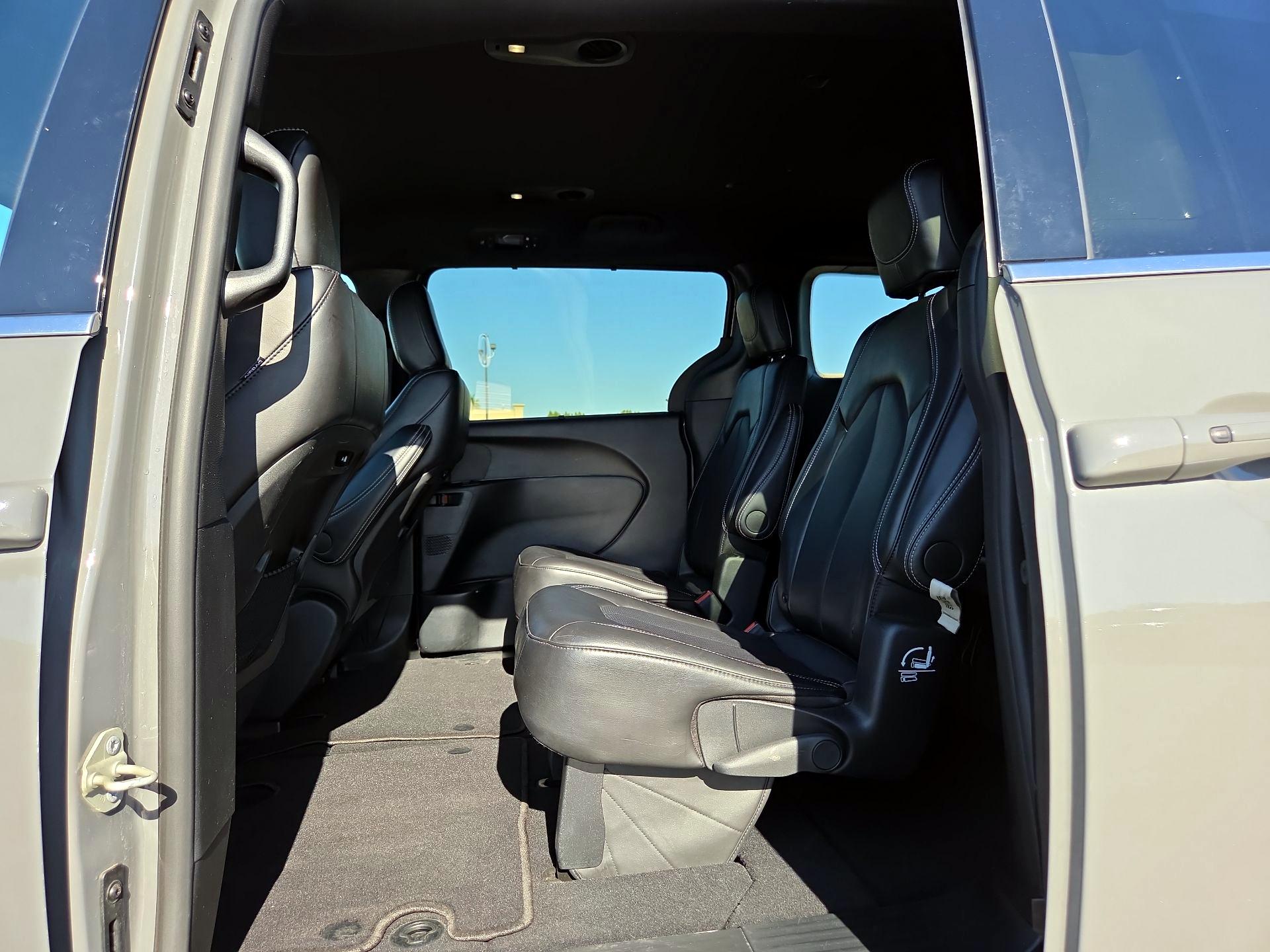 Thumbnail: 2025 Chrysler Pacifica - 17