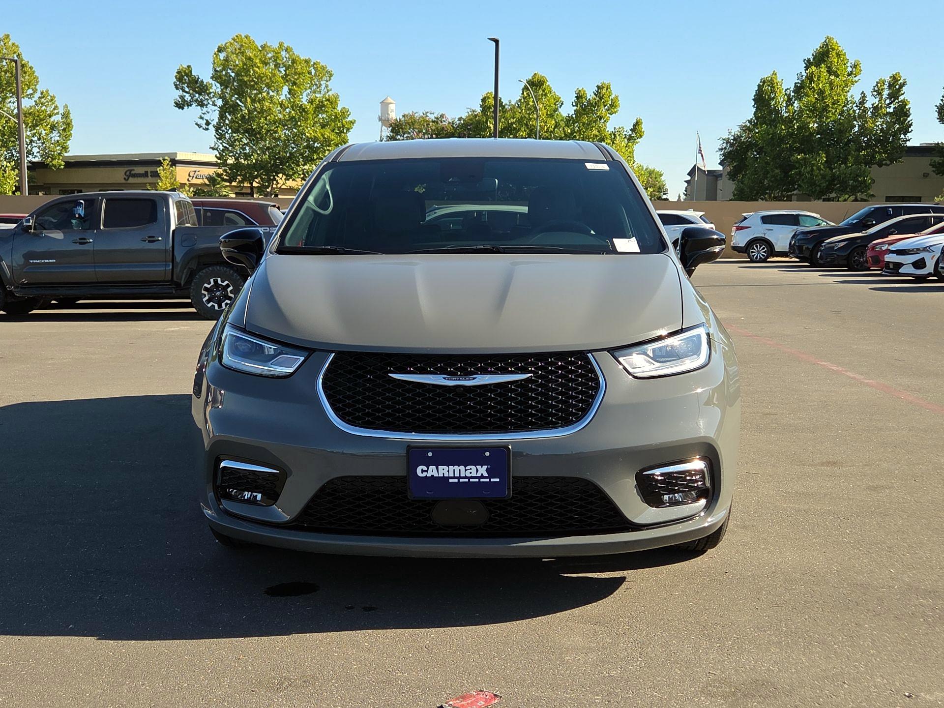 Thumbnail: 2025 Chrysler Pacifica - 2