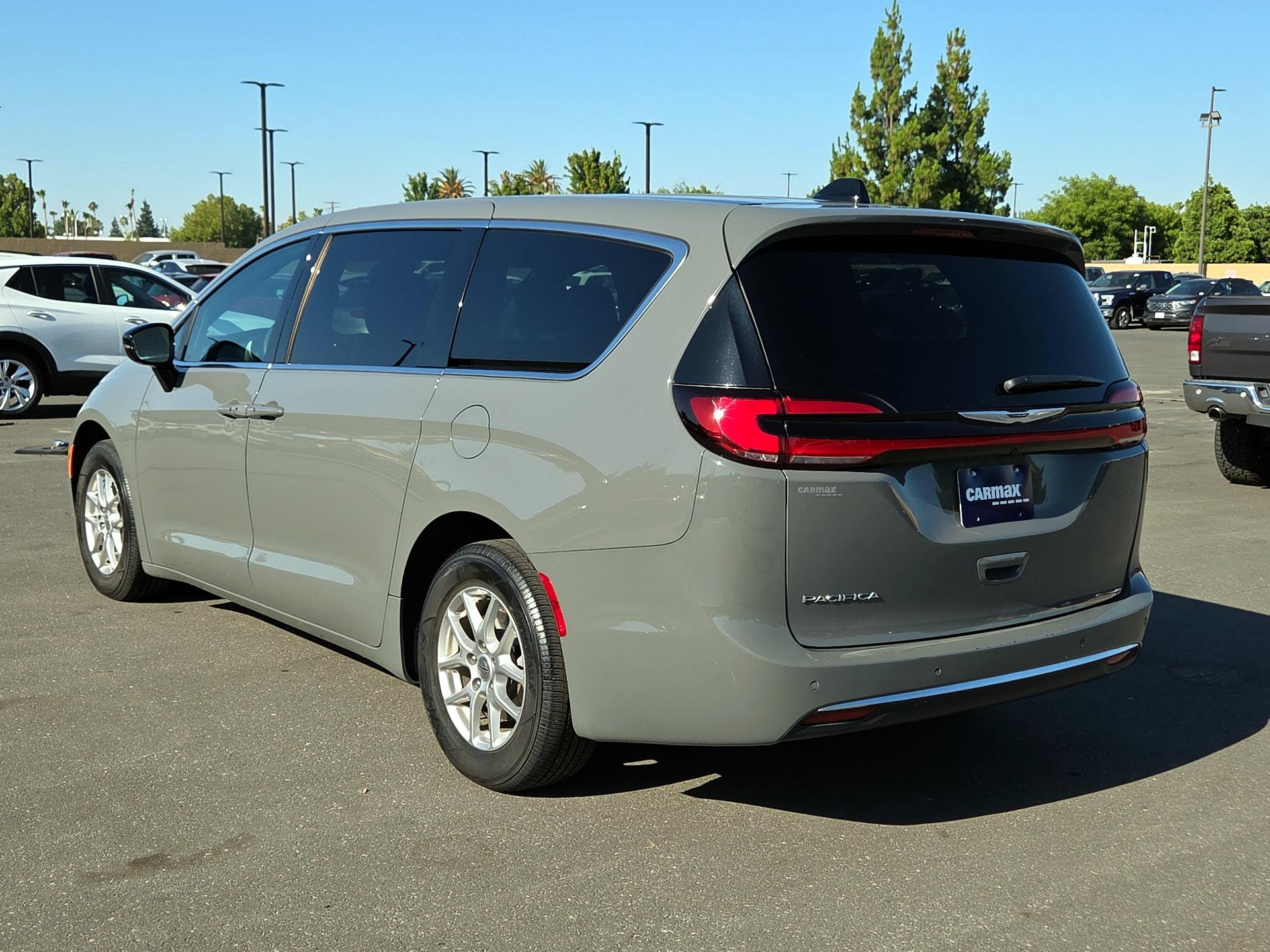 Thumbnail: 2025 Chrysler Pacifica - 7