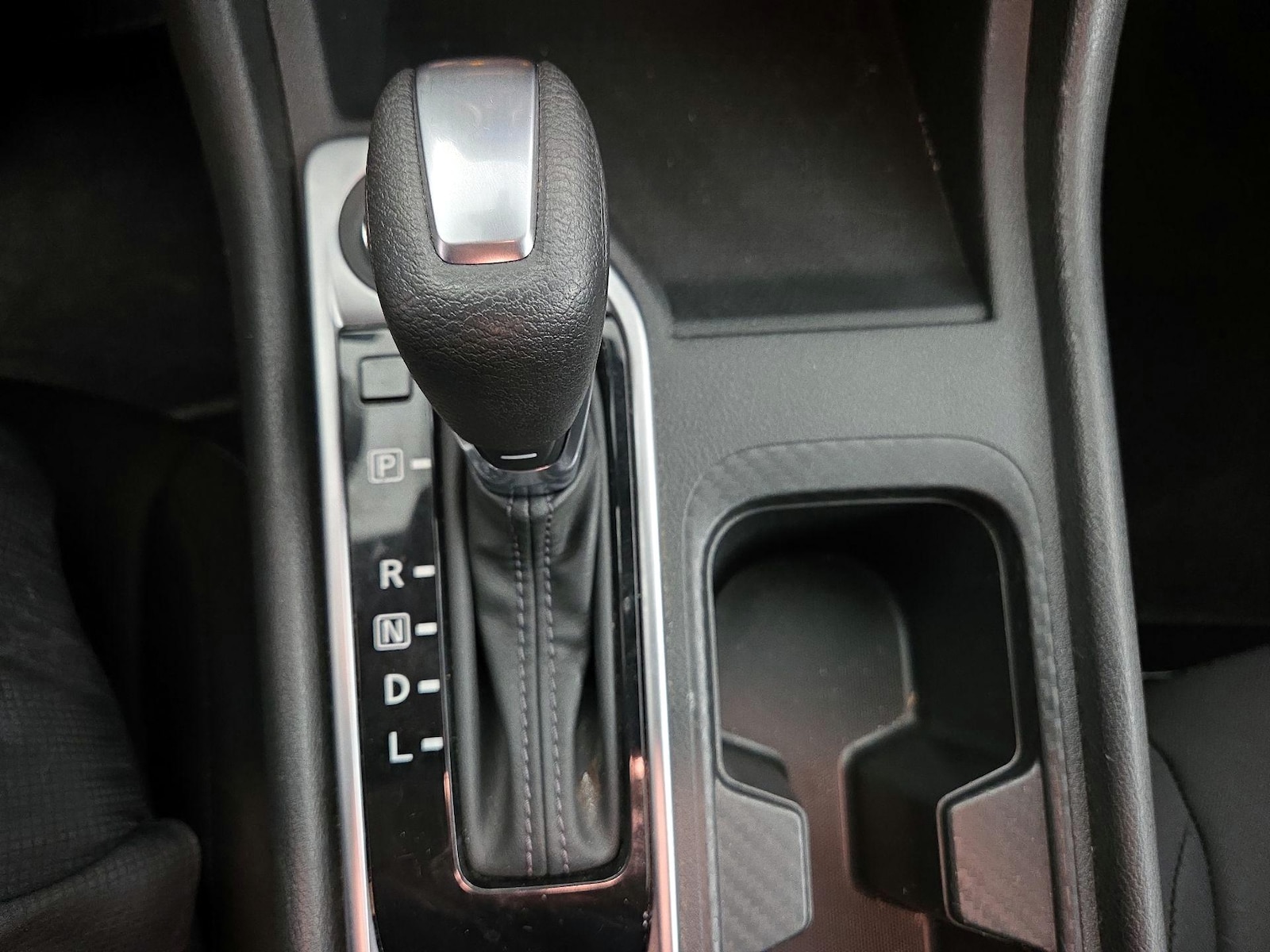 2025 Nissan Sentra SV - Photo 18