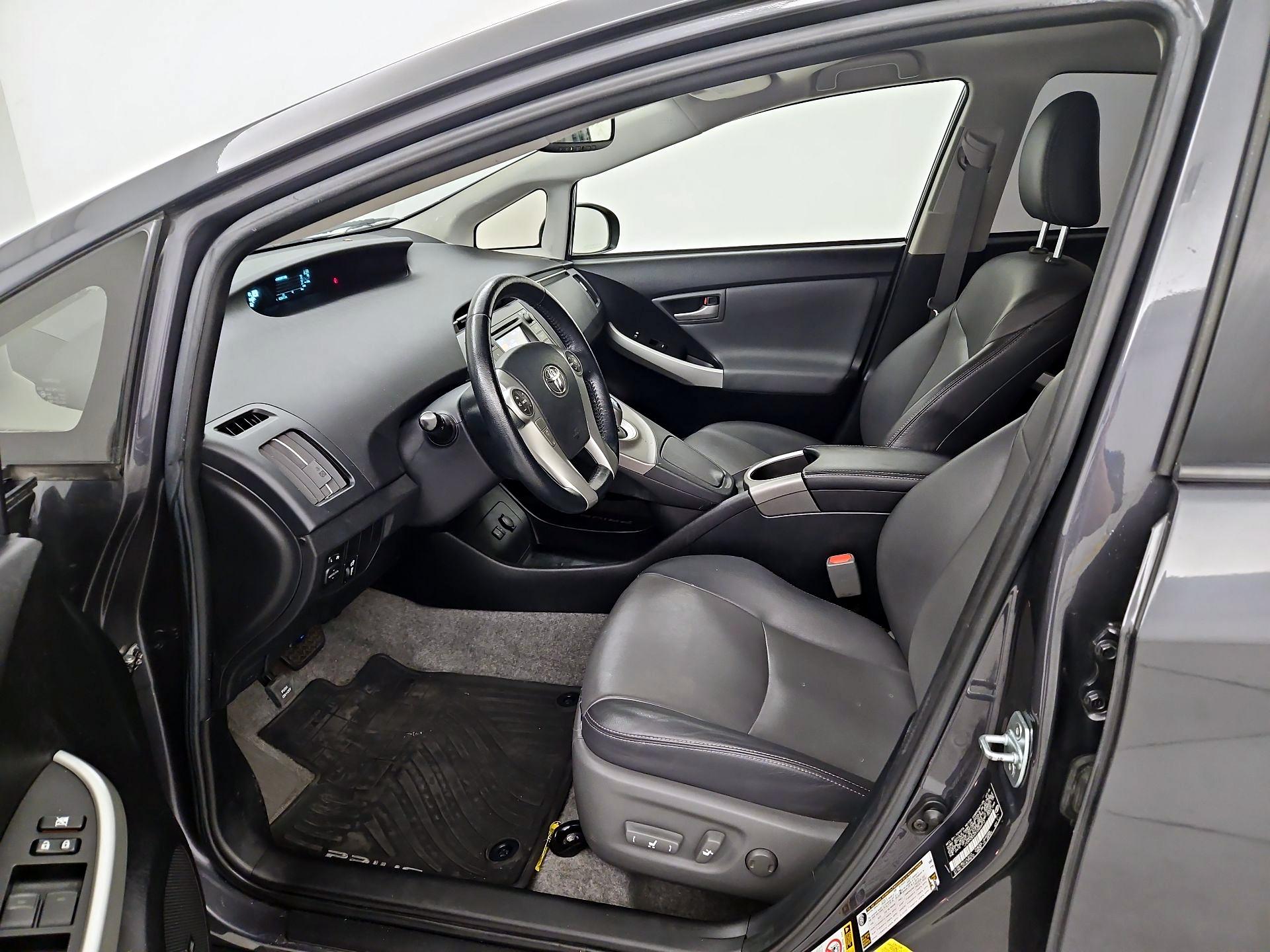 Thumbnail: 2015 Toyota Prius - 11