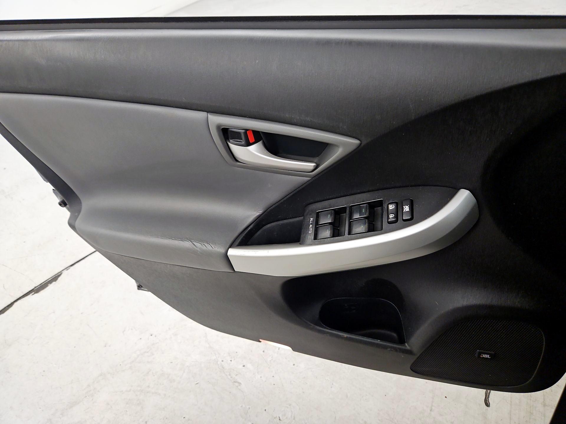 Thumbnail: 2015 Toyota Prius - 12
