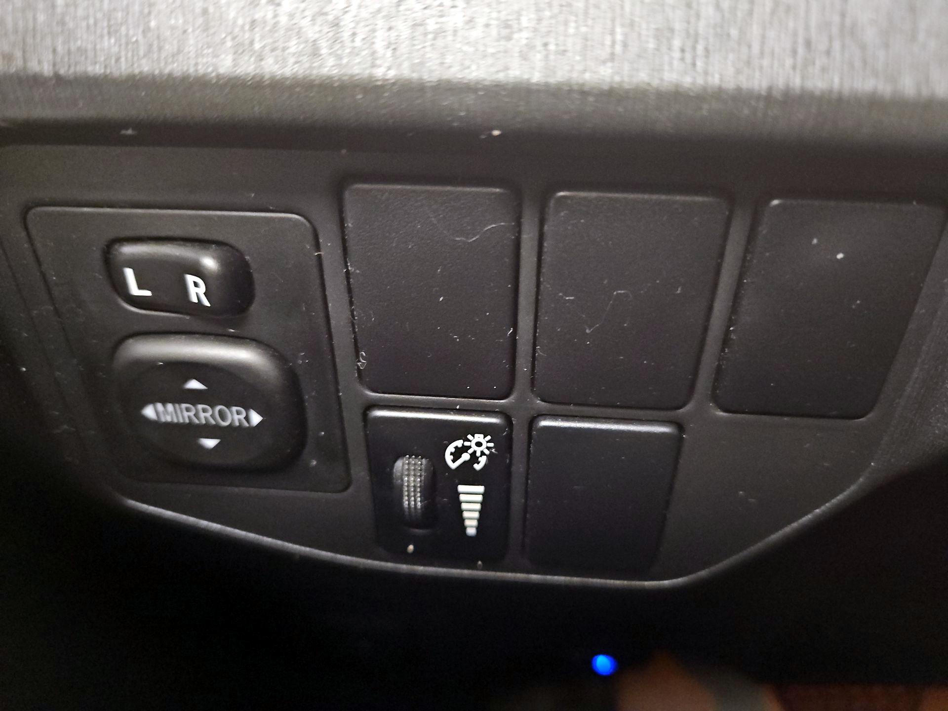 Thumbnail: 2015 Toyota Prius - 13