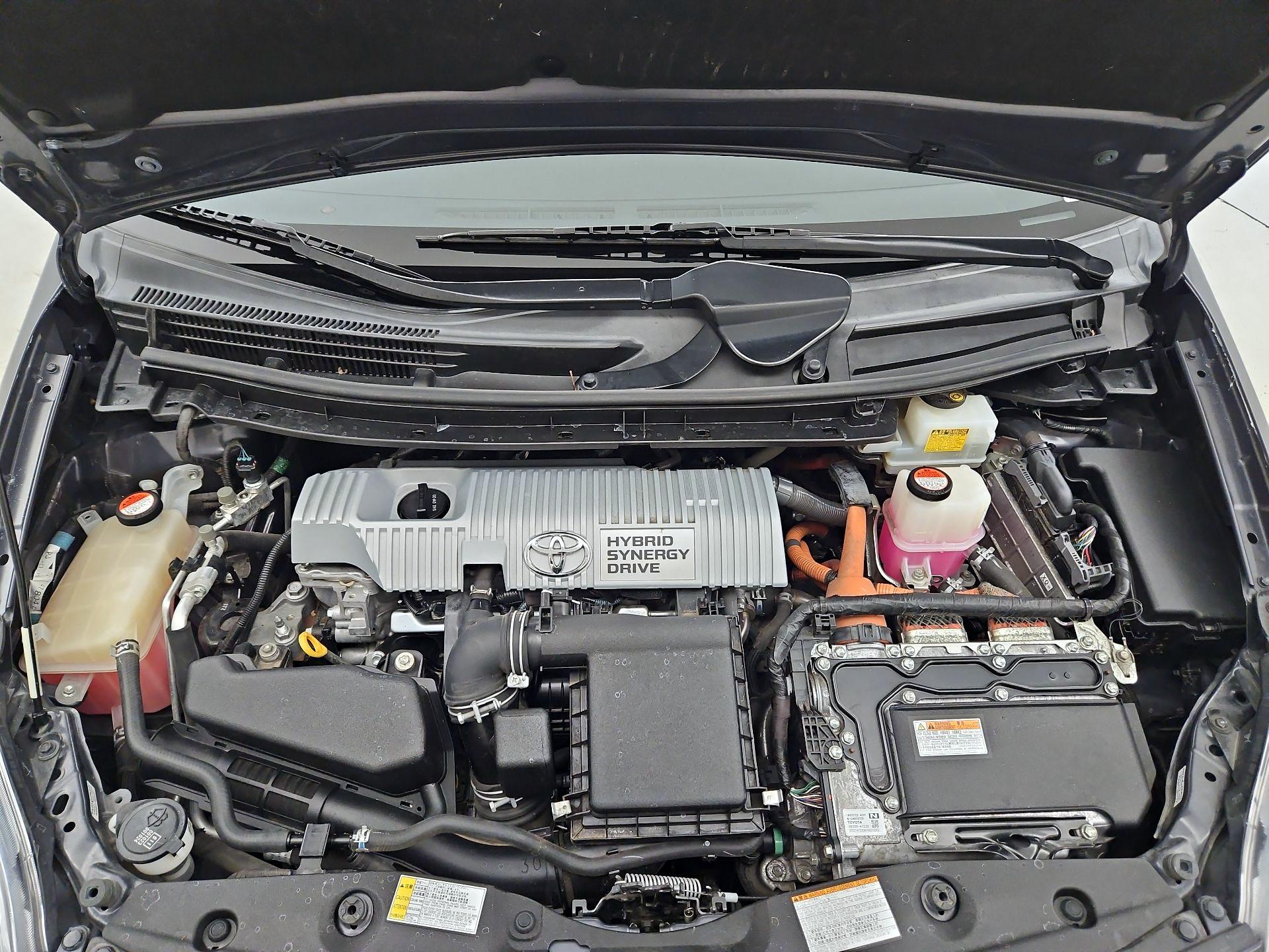 Thumbnail: 2015 Toyota Prius - 20