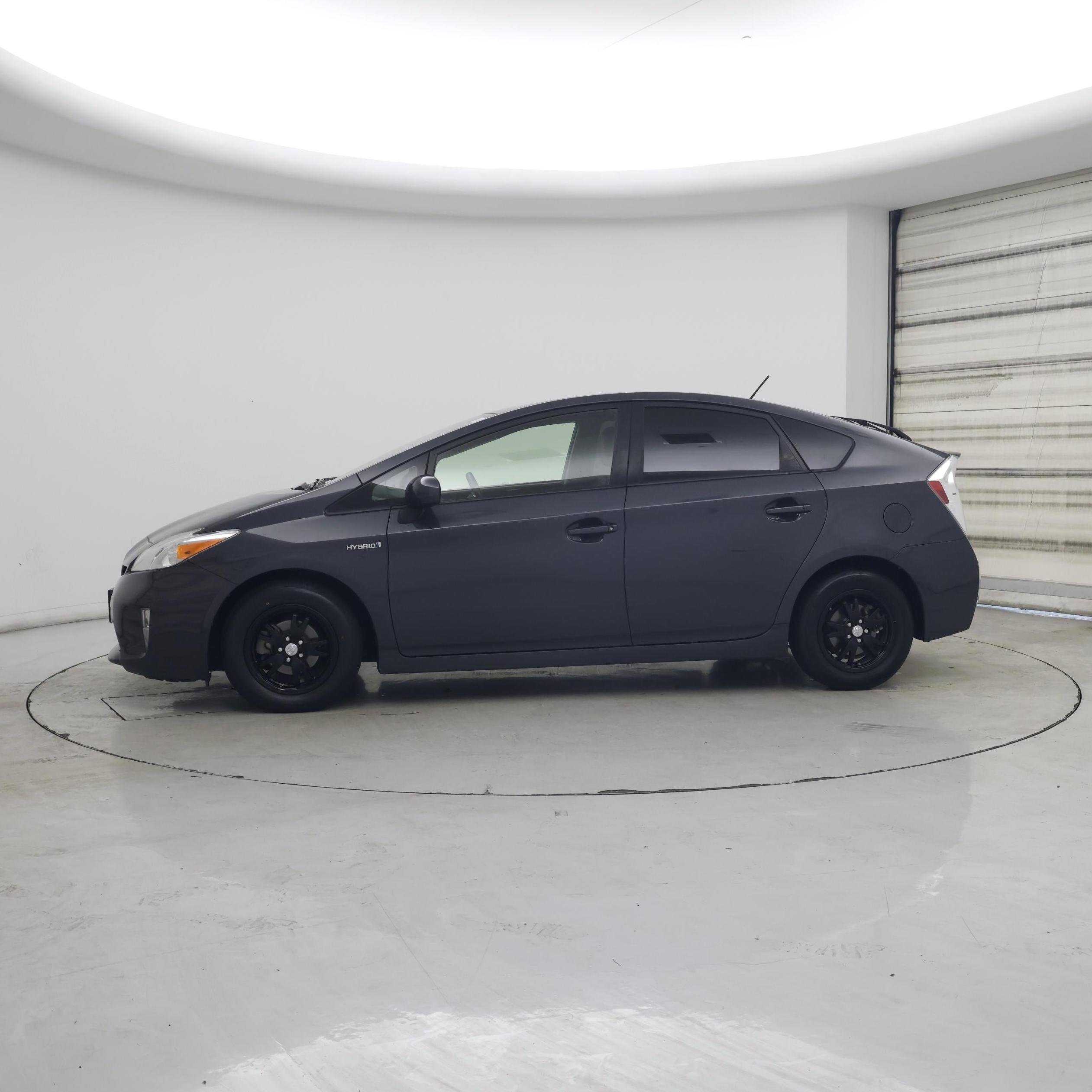 Thumbnail: 2015 Toyota Prius - 3
