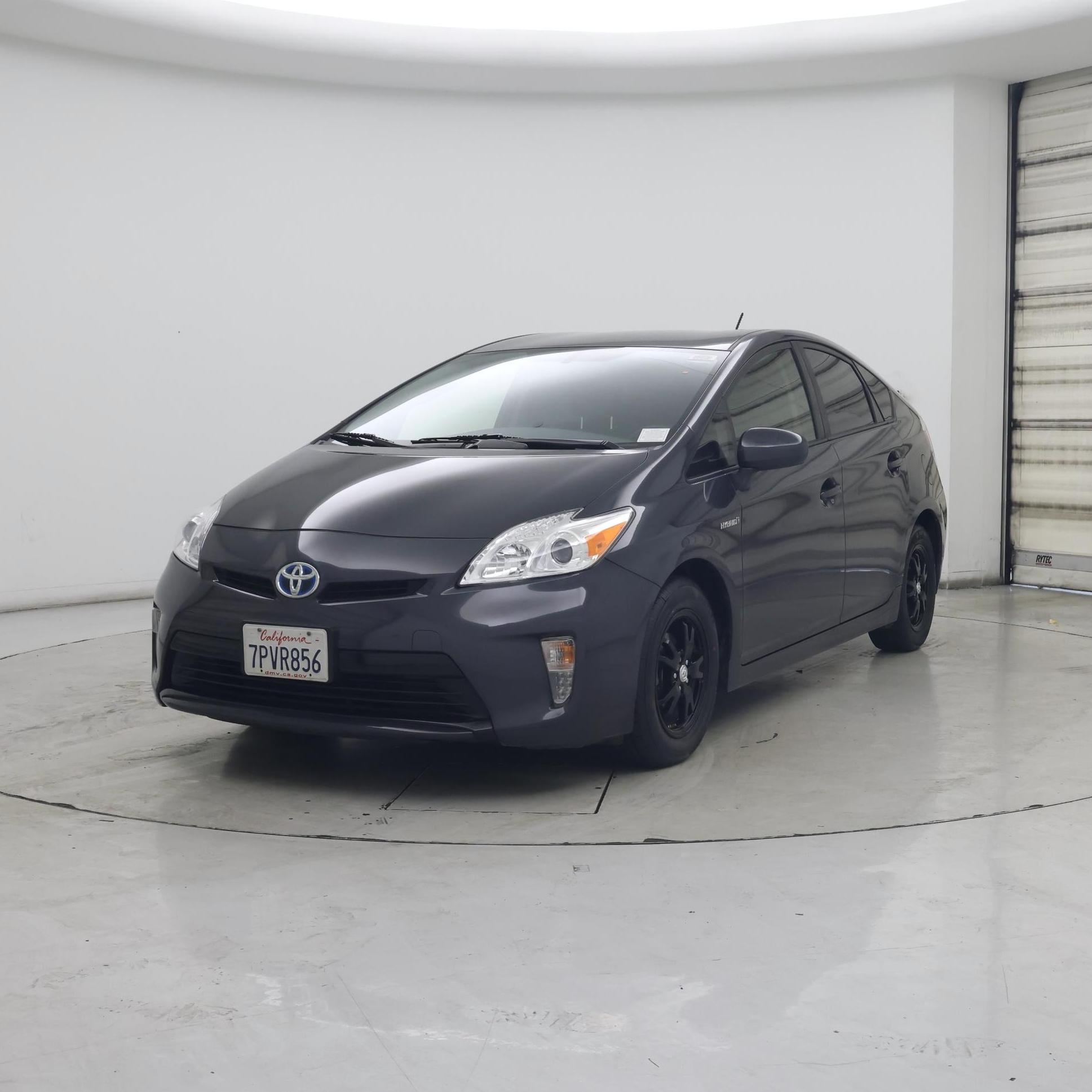 Thumbnail: 2015 Toyota Prius - 4