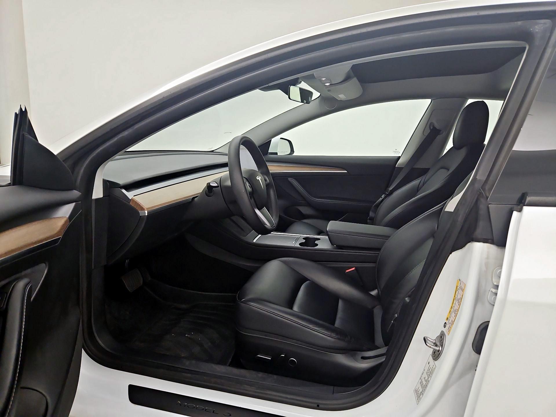Thumbnail: 2022 Tesla Model 3 - 11