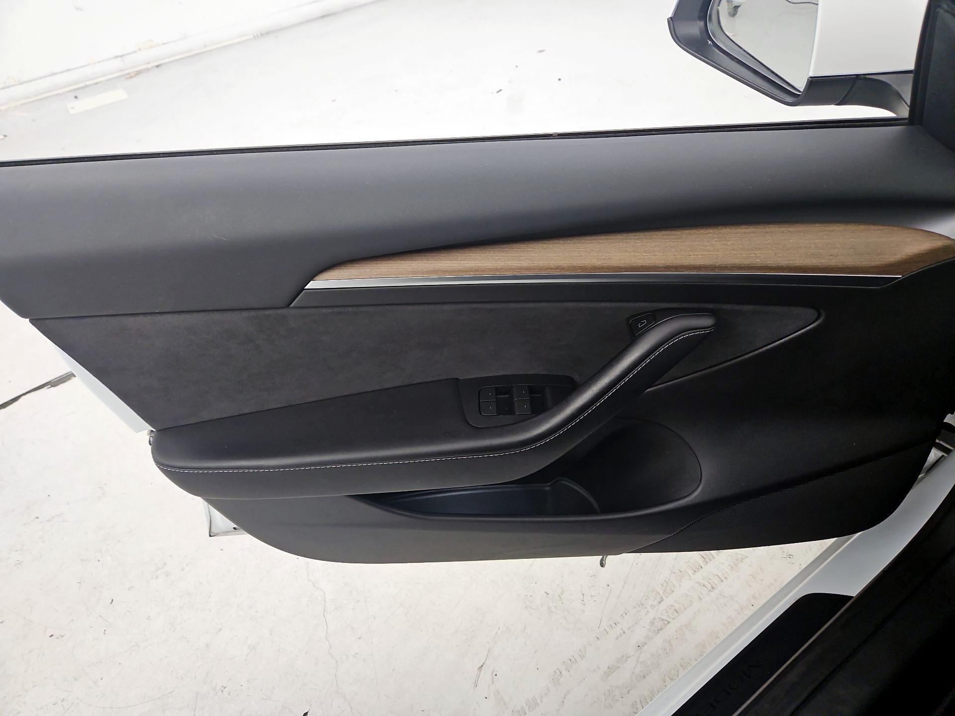 Thumbnail: 2022 Tesla Model 3 - 12
