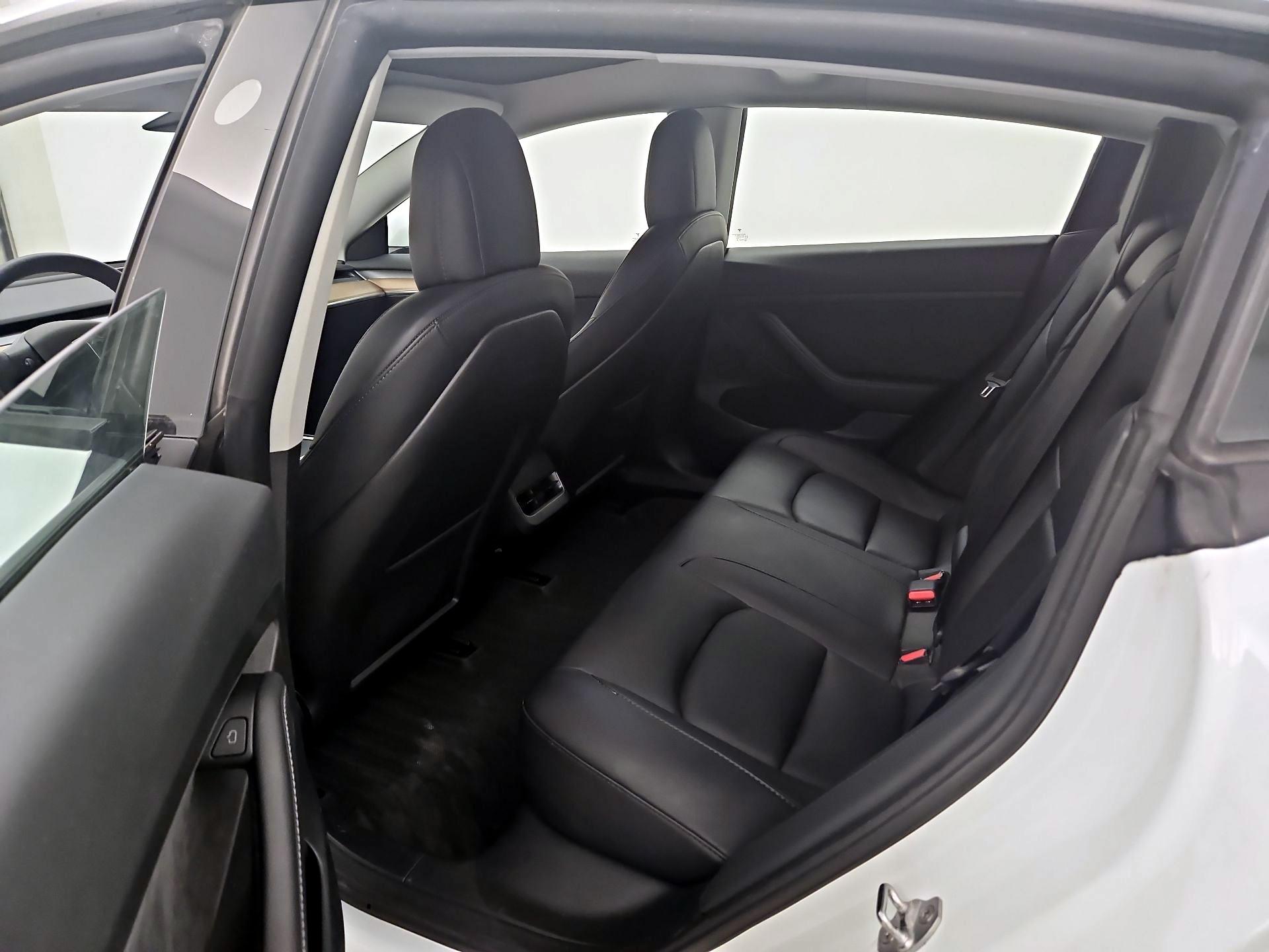 Thumbnail: 2022 Tesla Model 3 - 18