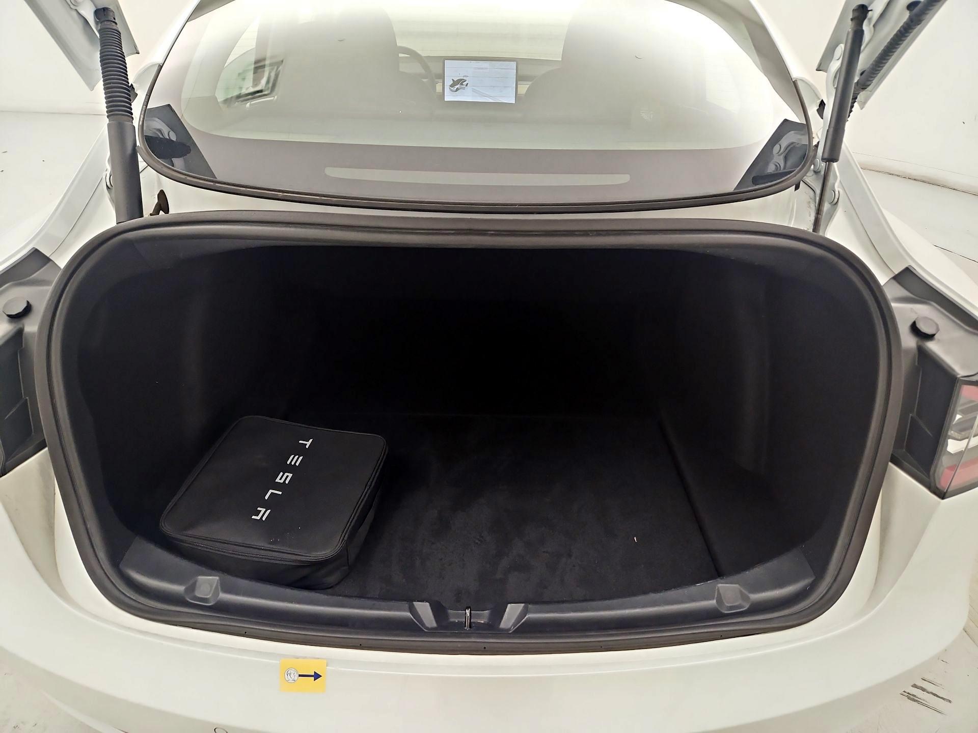 Thumbnail: 2022 Tesla Model 3 - 19