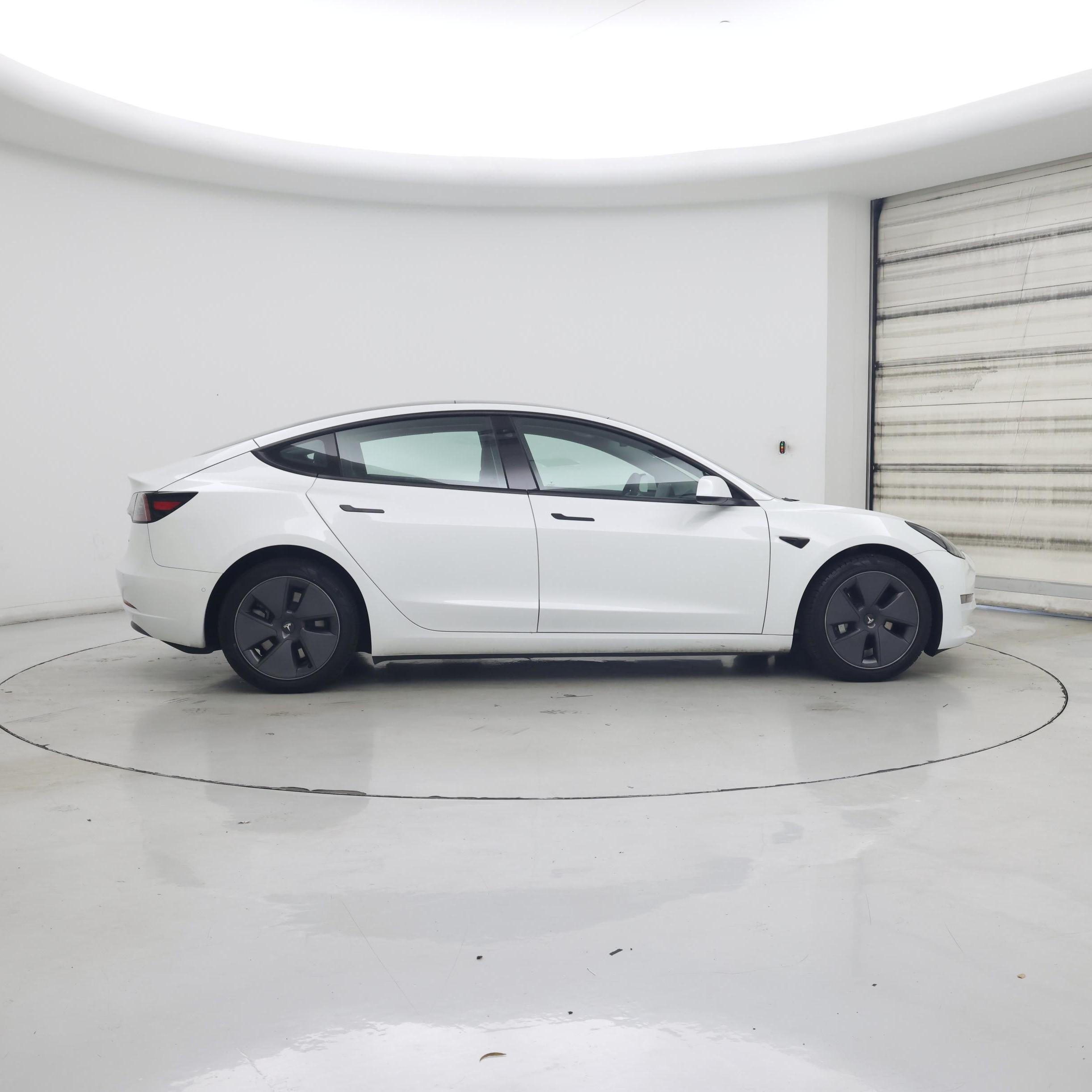 Thumbnail: 2022 Tesla Model 3 - 7